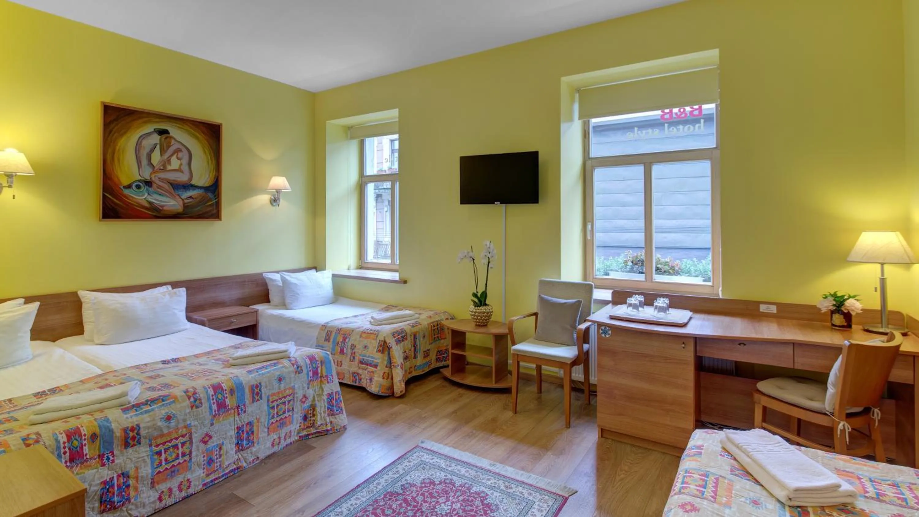 Photo of the whole room, Bed in In Astra