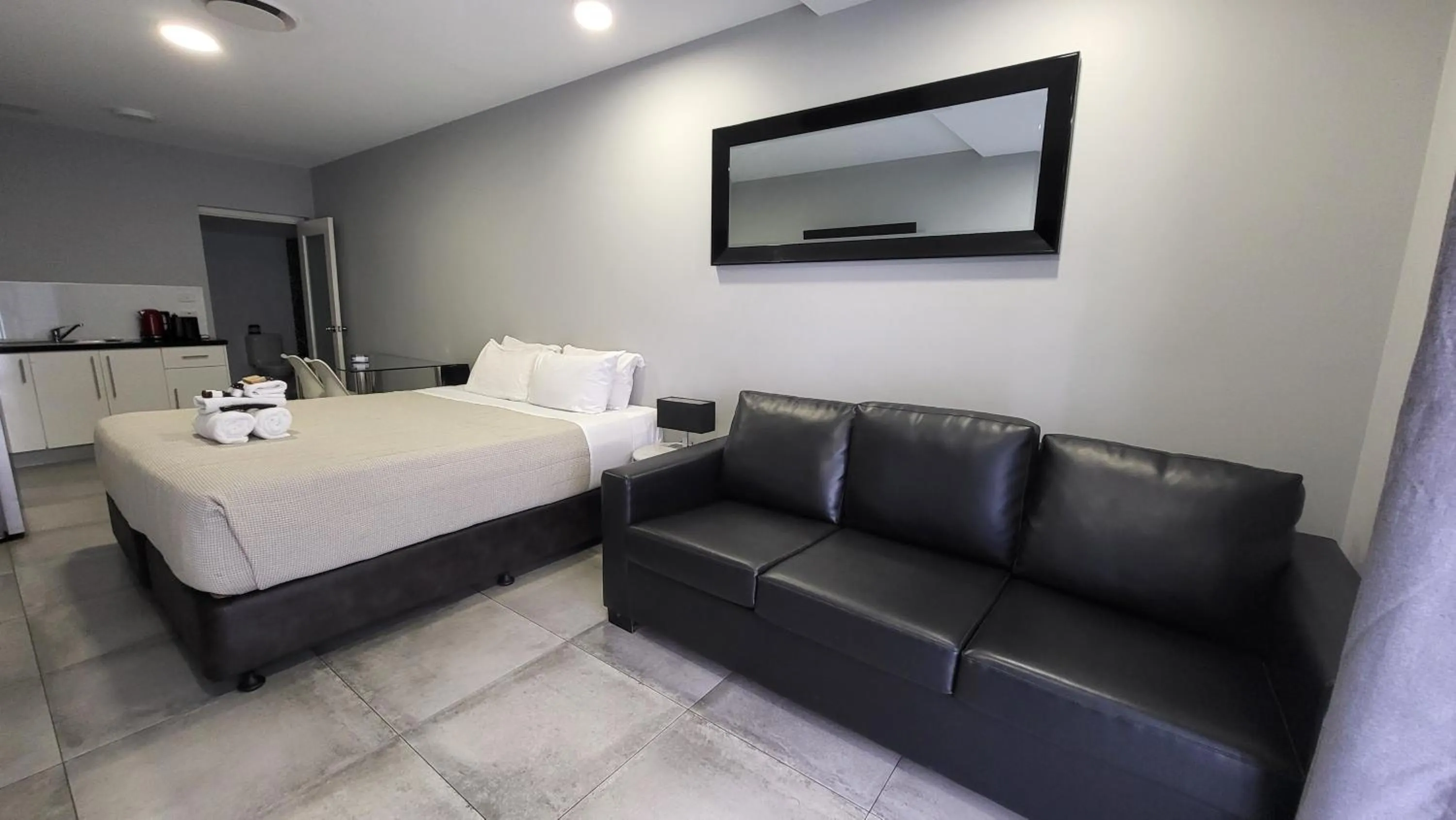 Bed in Jesmond Executive Villas