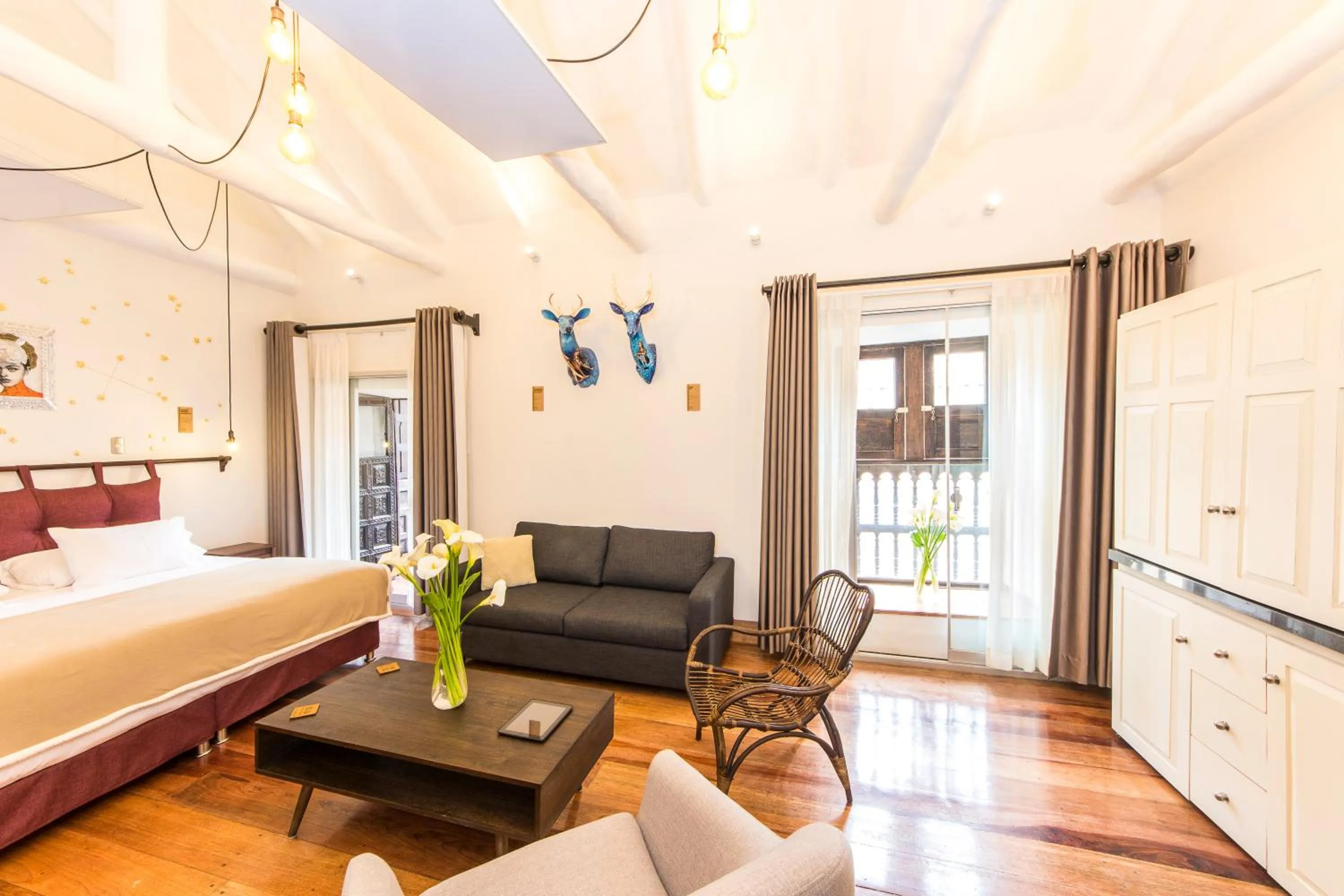 Photo of the whole room, Bed in X.O Art House