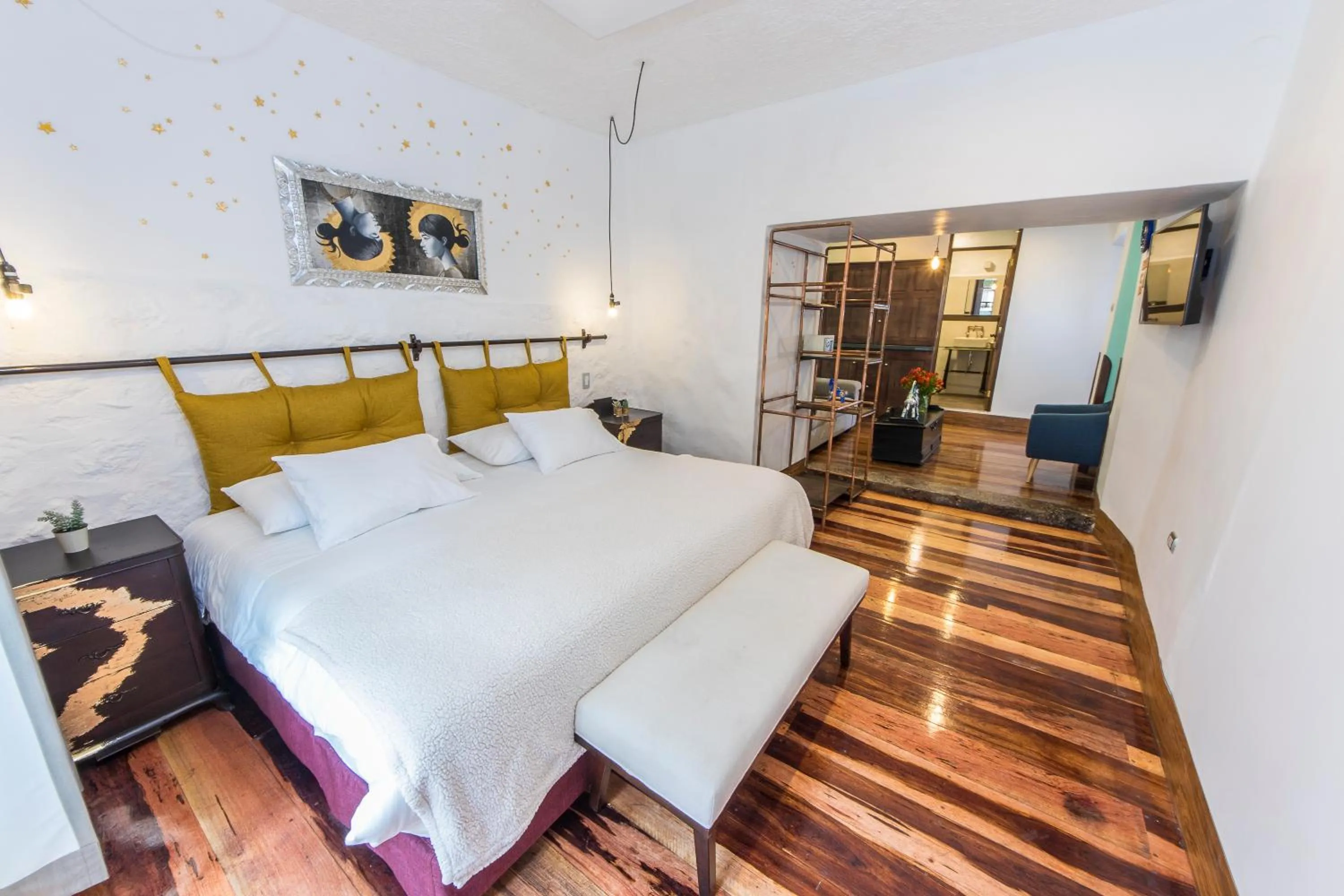 Photo of the whole room, Bed in X.O Art House