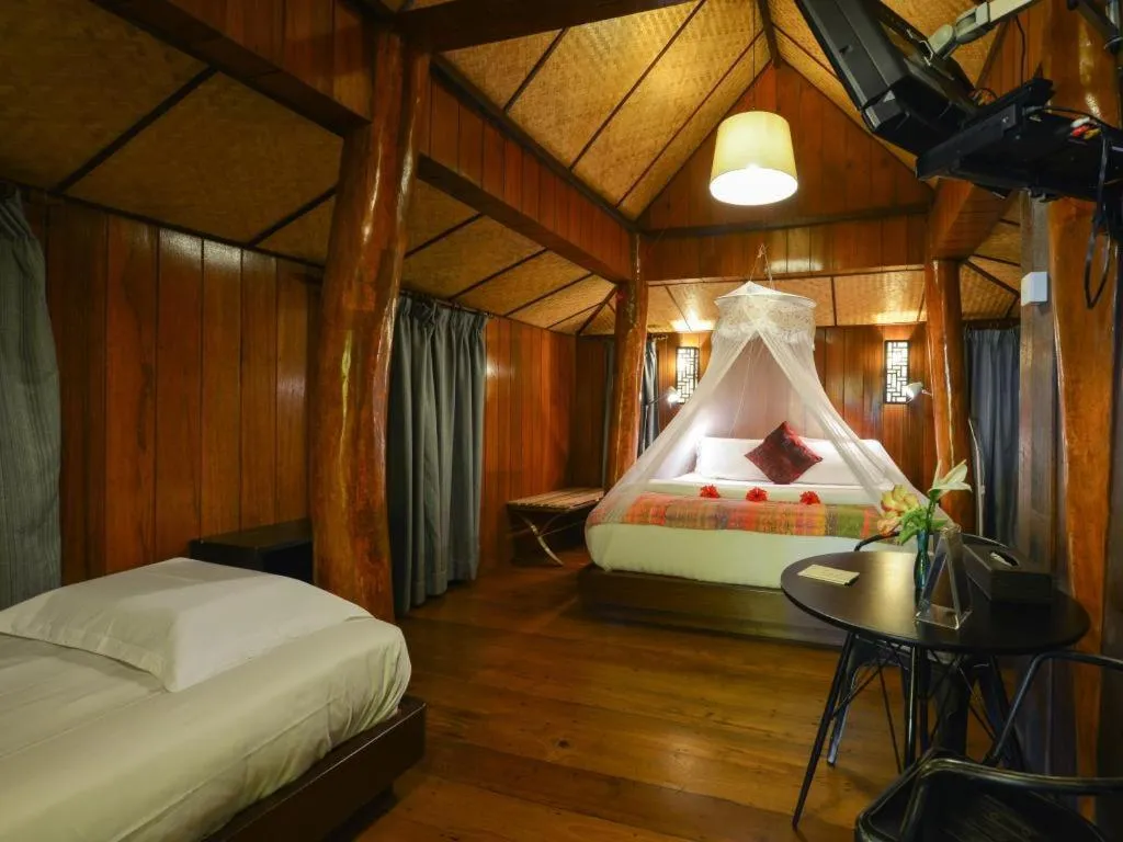 Bed in MaliHom Private Estate