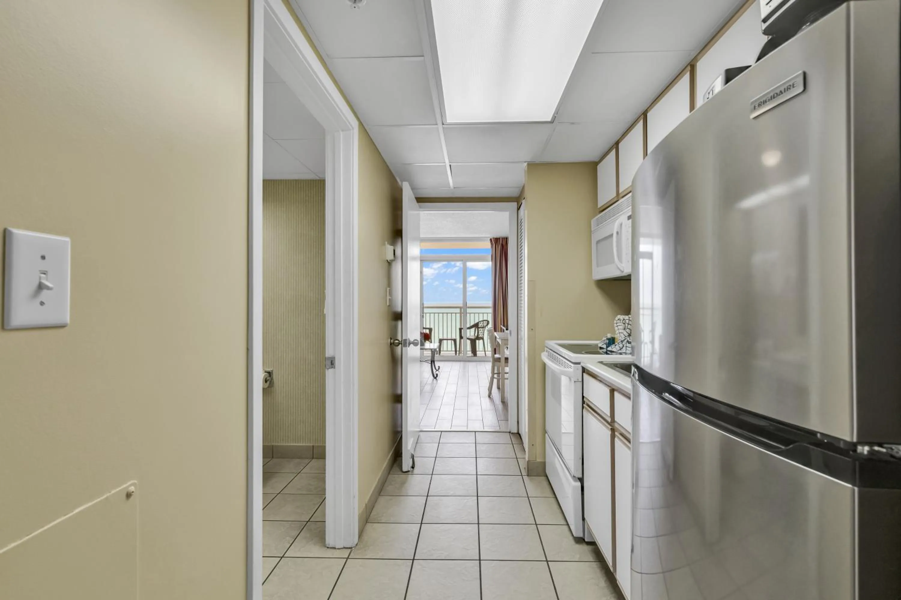 Kitchen or kitchenette in Oceanfront Condo Camelot By the Sea
