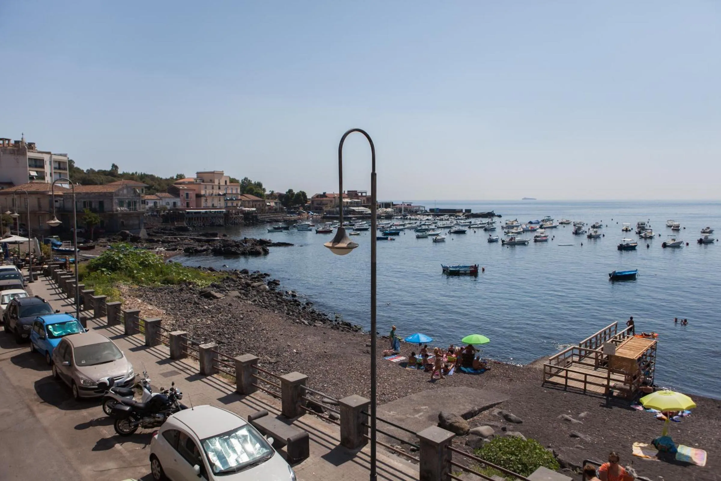 Sea view in Un tuffo nella baia di Capomulini