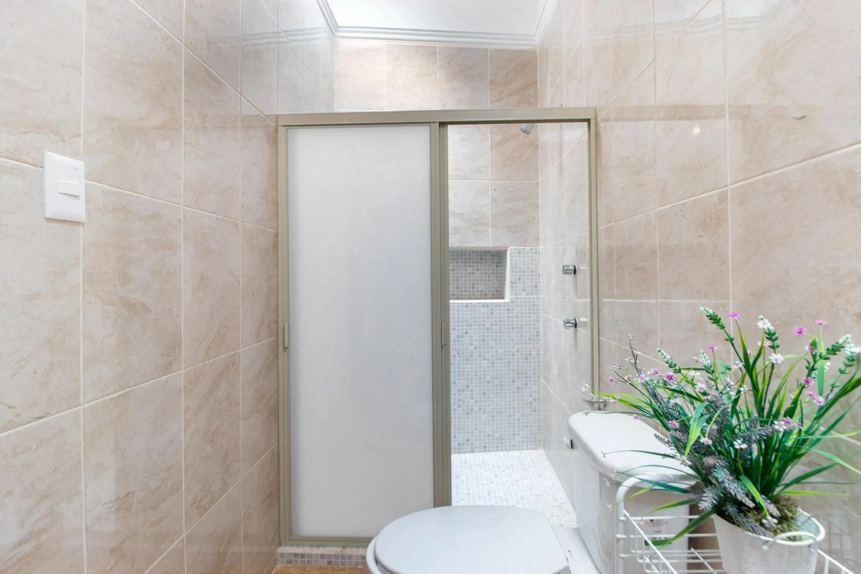 Bathroom in Capital O Hotel San Jose, San Luis Potosi