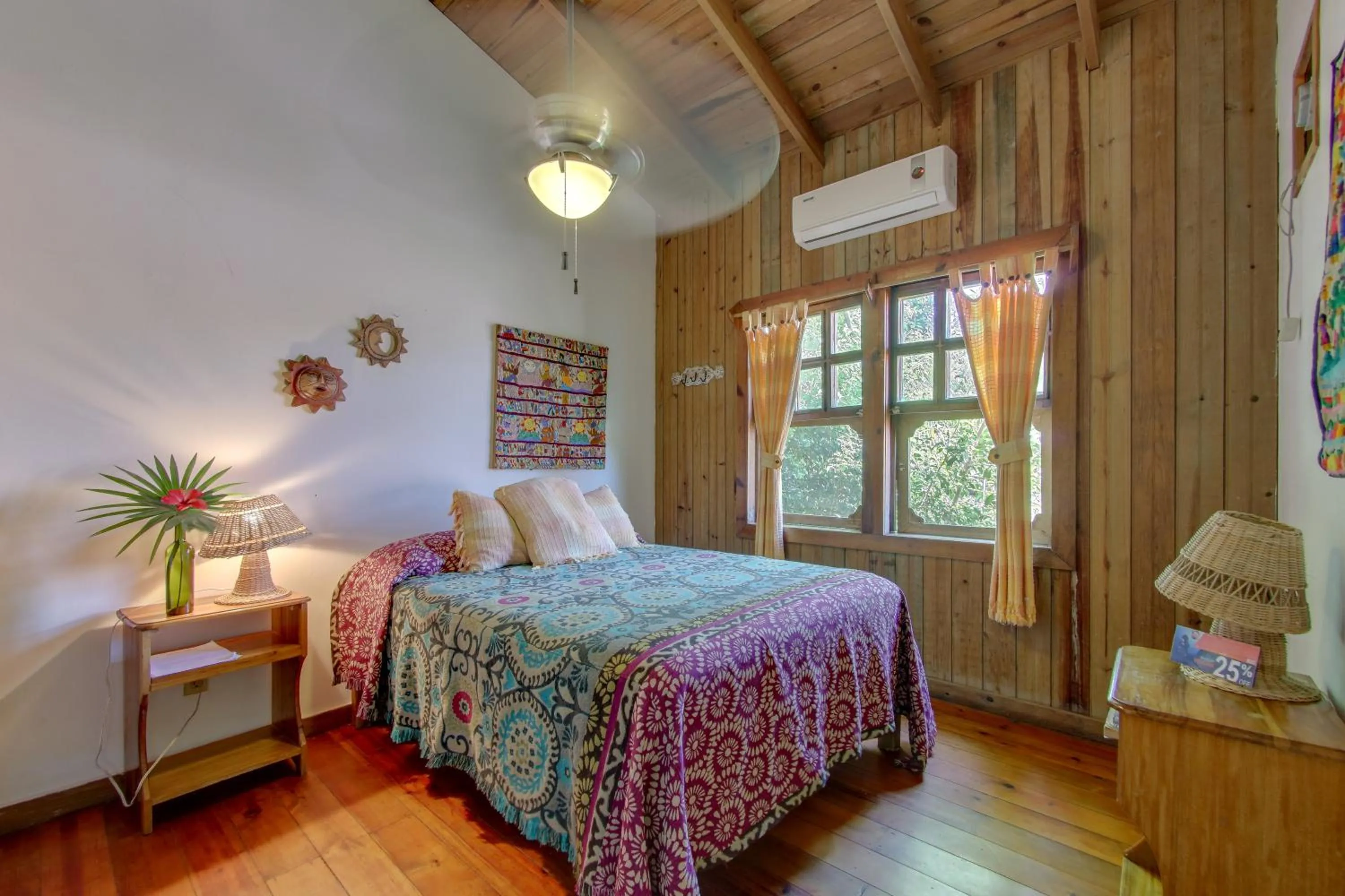 bunk bed, Bed in Posada Arco Iris, West End