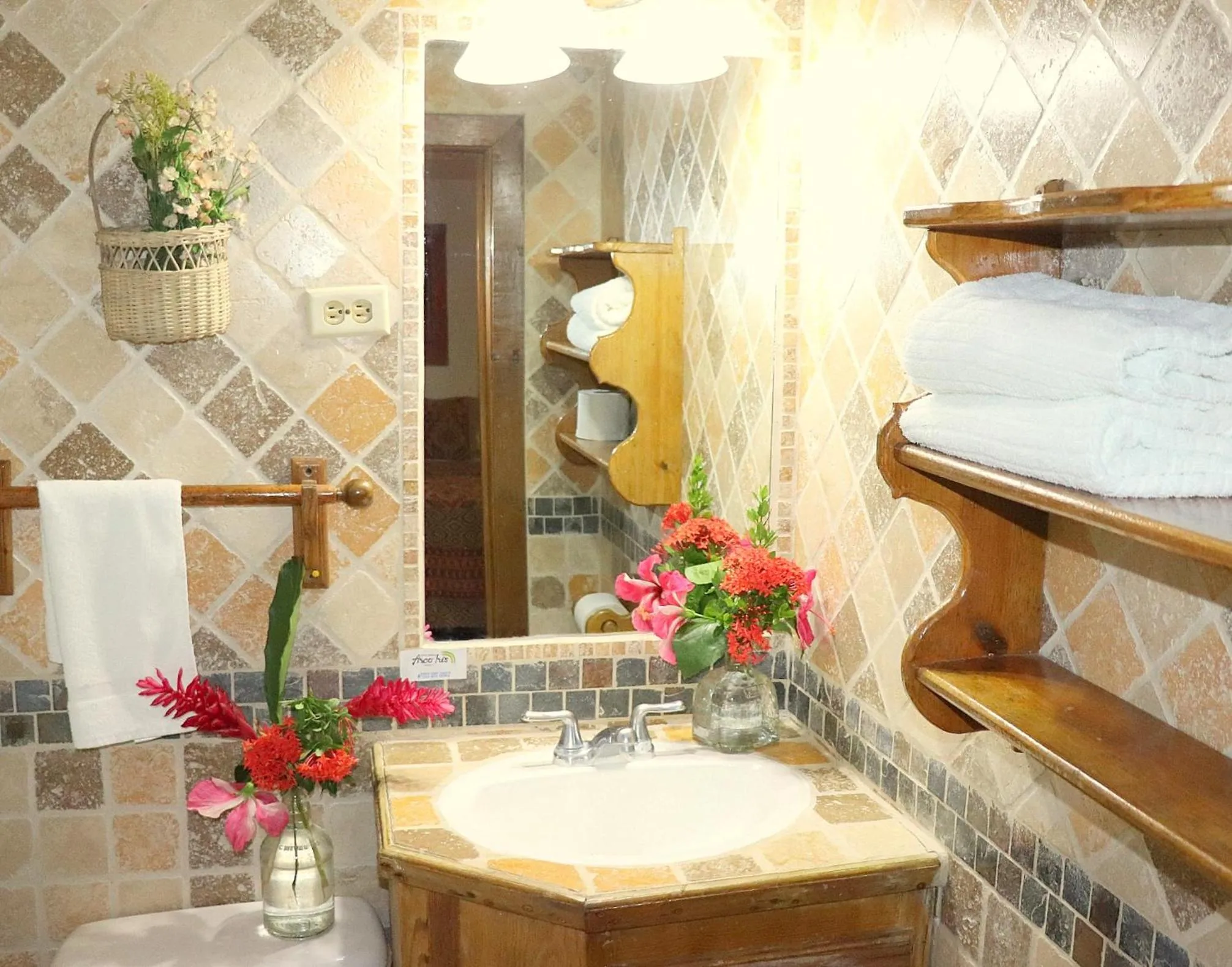 Posada Arco Iris, West End