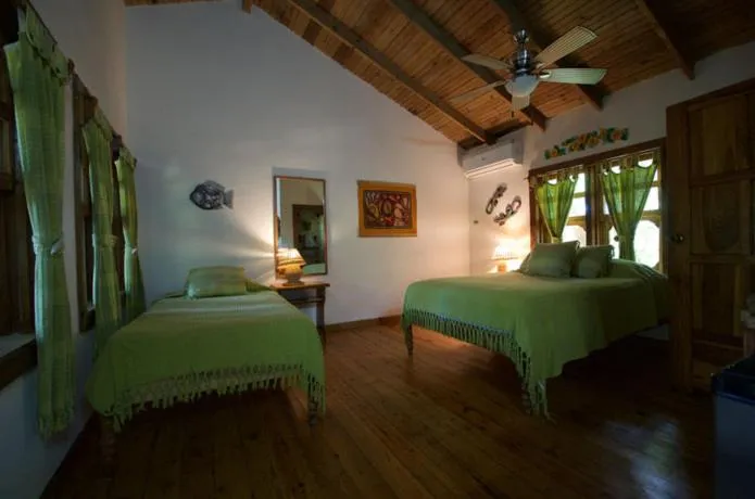 Bed in Posada Arco Iris, West End