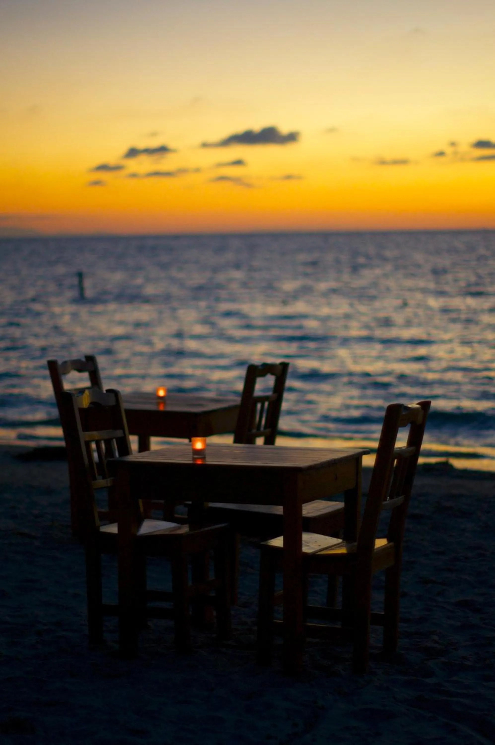 Restaurant/places to eat in Posada Arco Iris, West End