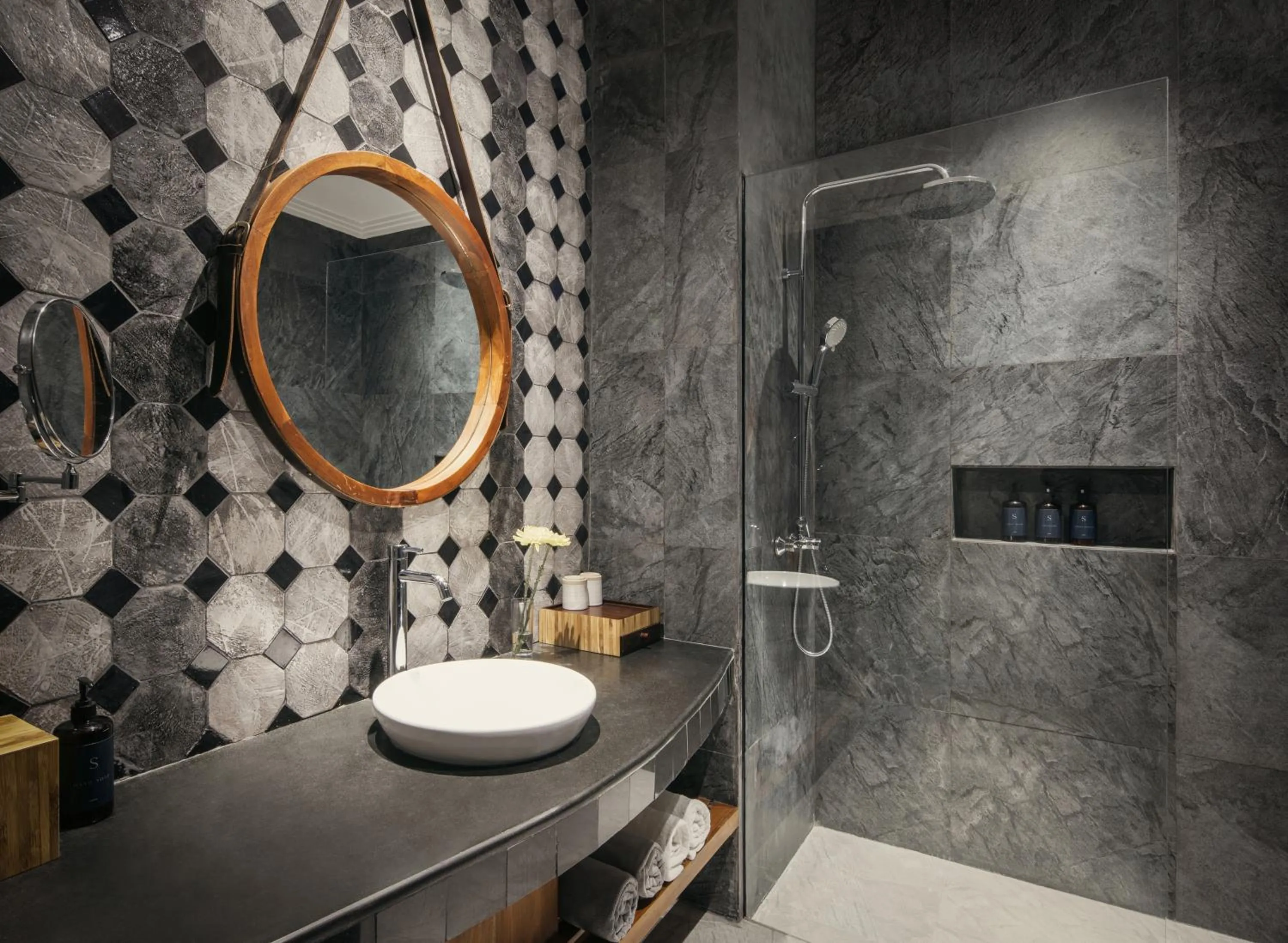 Shower in Sadara Resort