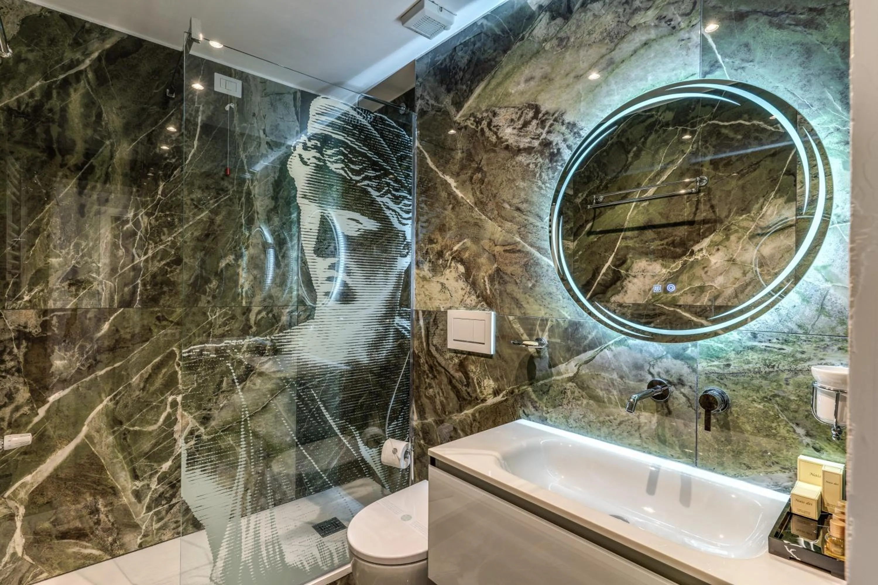 Bathroom in Rome55 - Piazza di Spagna