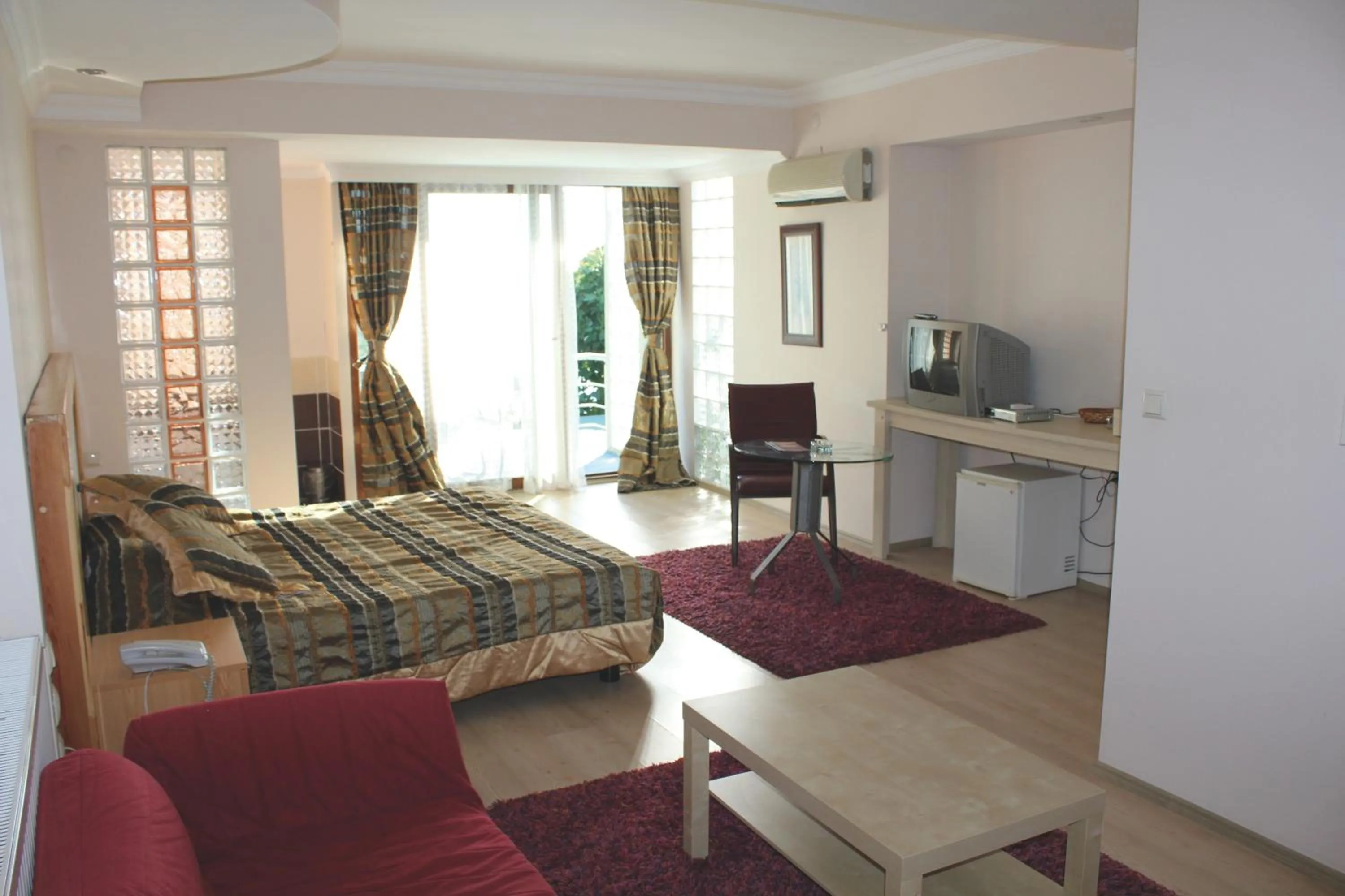 Photo of the whole room, Bed in Atamer Doga Resort