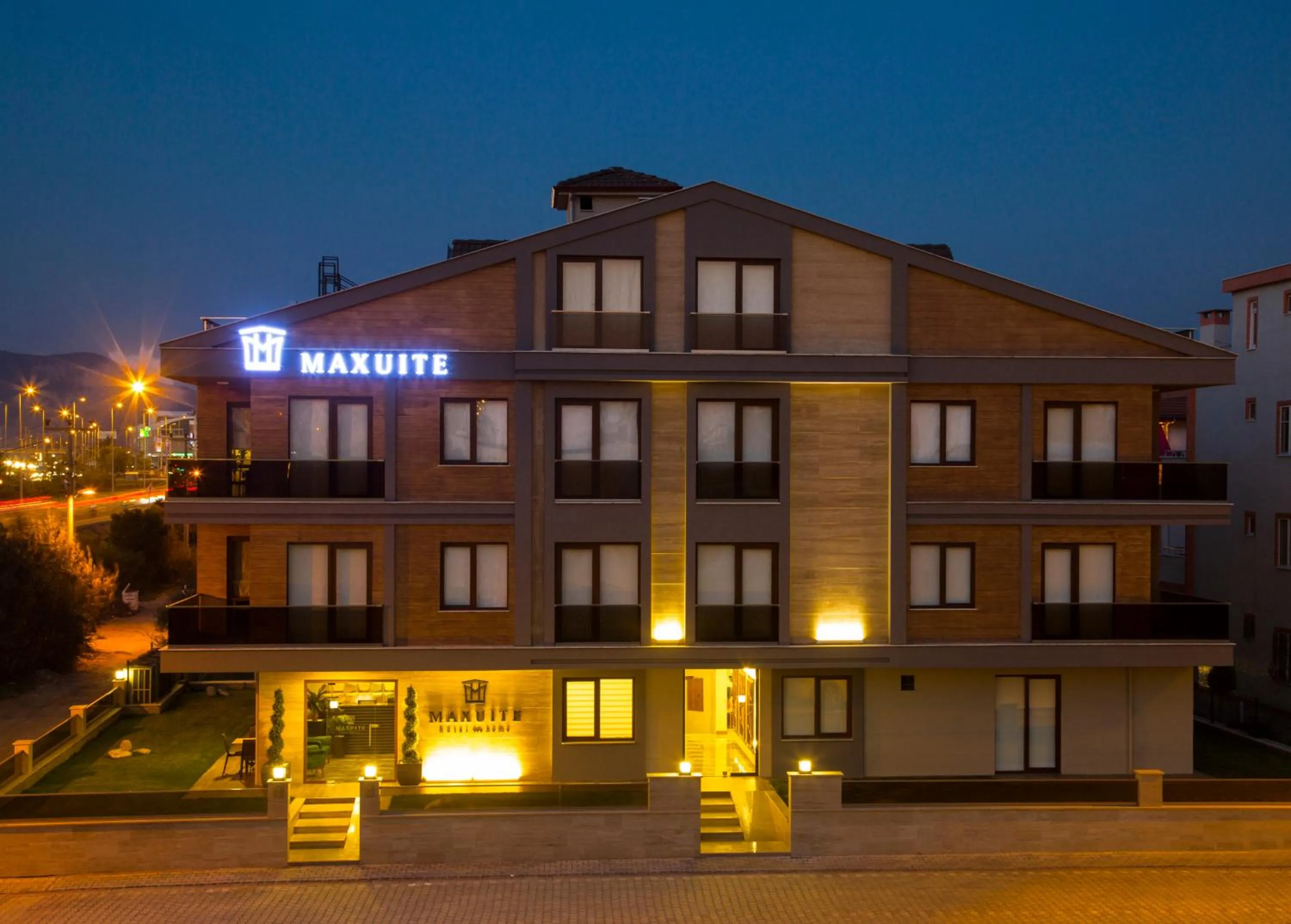 Property building in Maxuite Hotel in Home