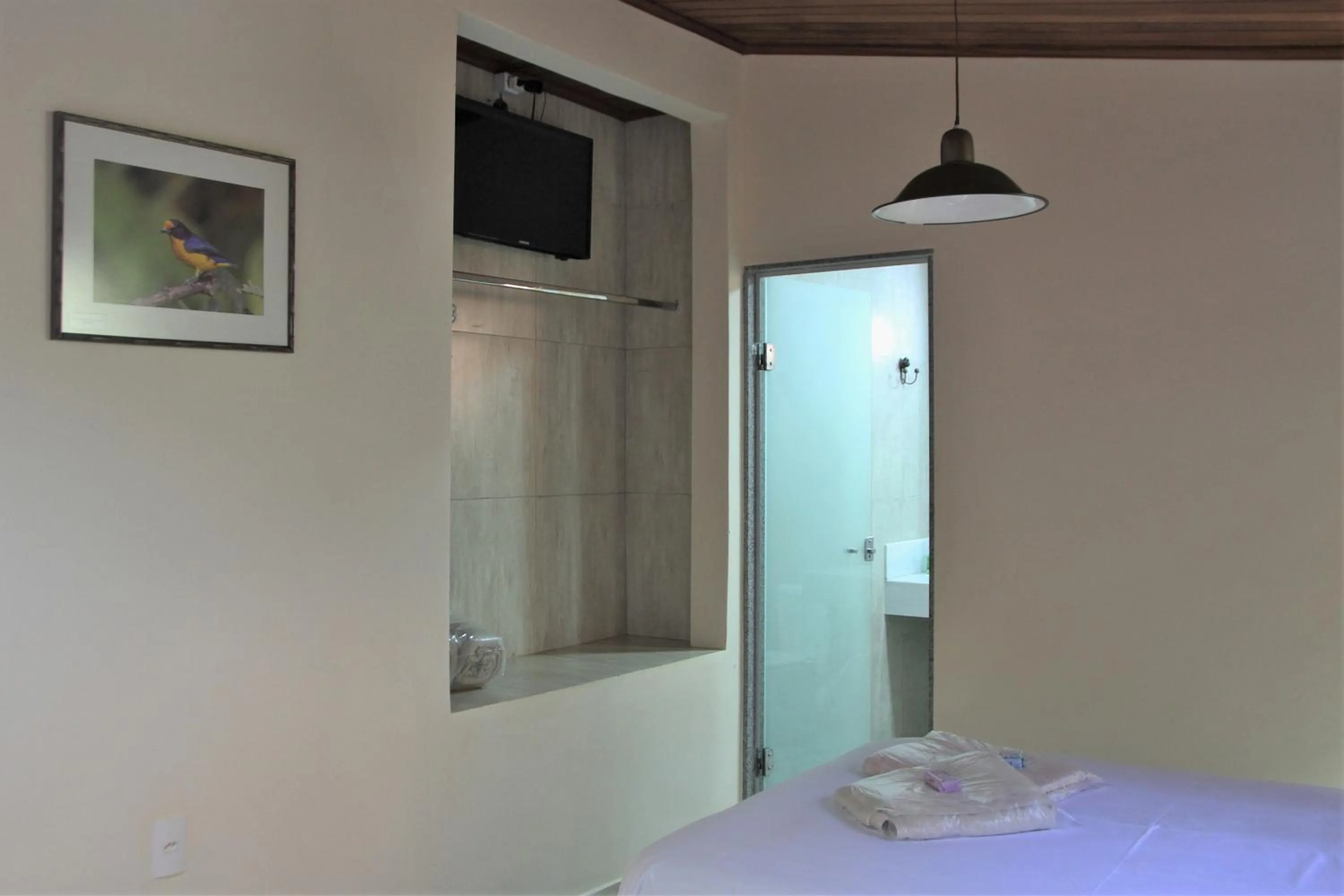 View (from property/room), Bed in Chalé do Lago