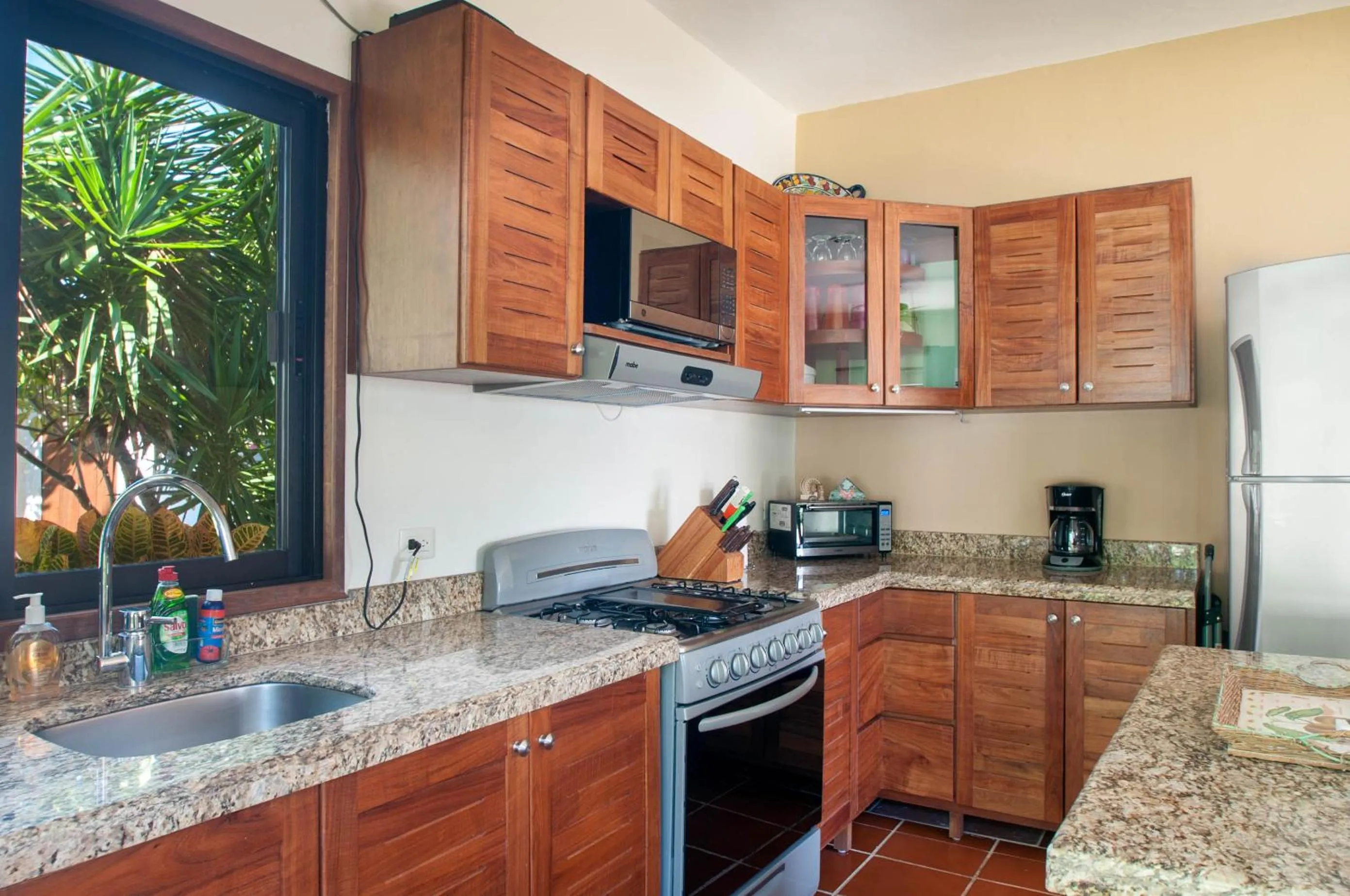 Kitchen or kitchenette in Casa Anita - Relaxing Home Steps from the Puerto Morelos Beach