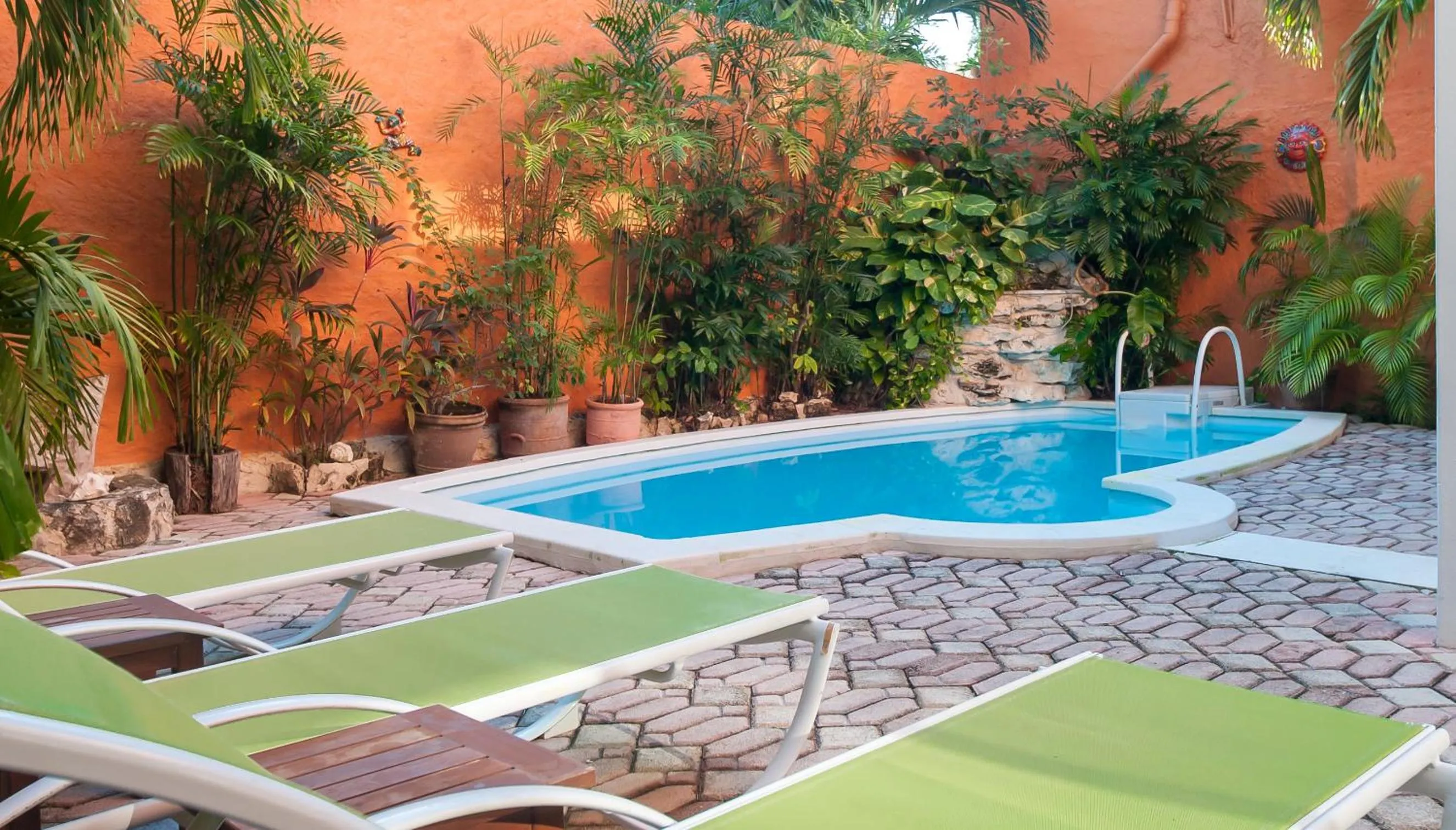 Swimming pool in Casa Mulder - Steps to Beach Private Pool Ocean-View Roof