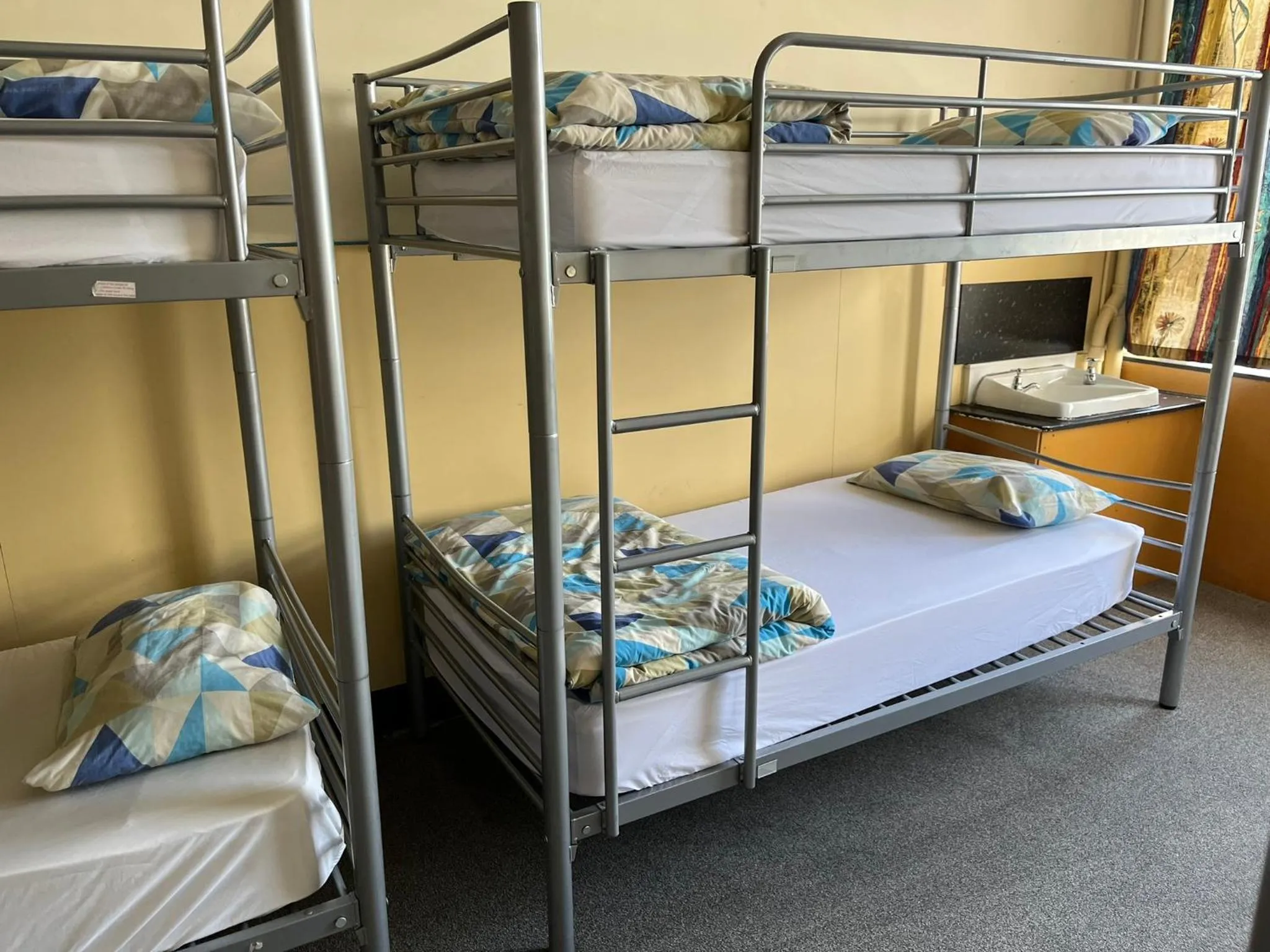 bunk bed, Bed in Chalet Backpackers