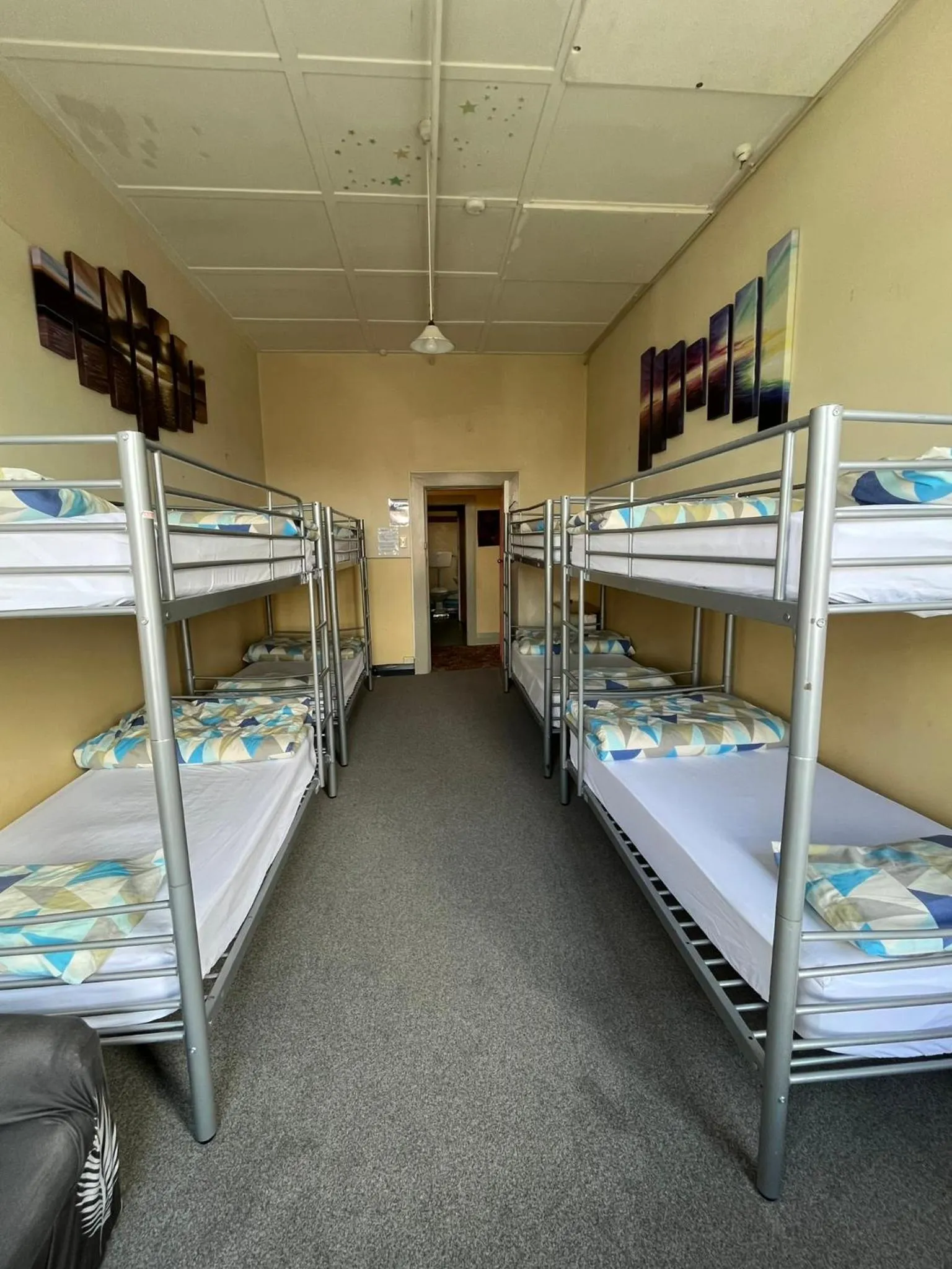 Photo of the whole room, Bed in Chalet Backpackers