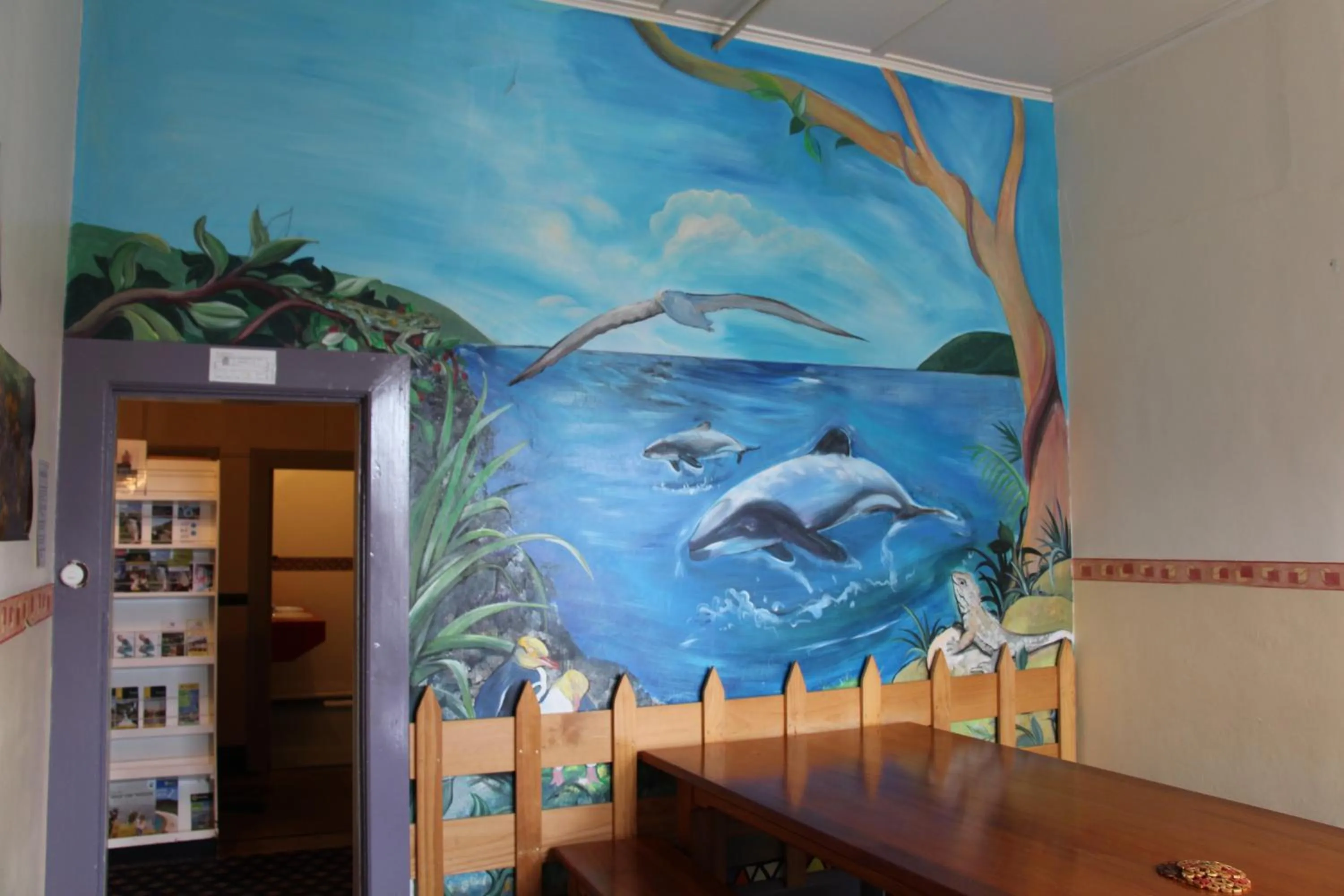 Dining area in Chalet Backpackers