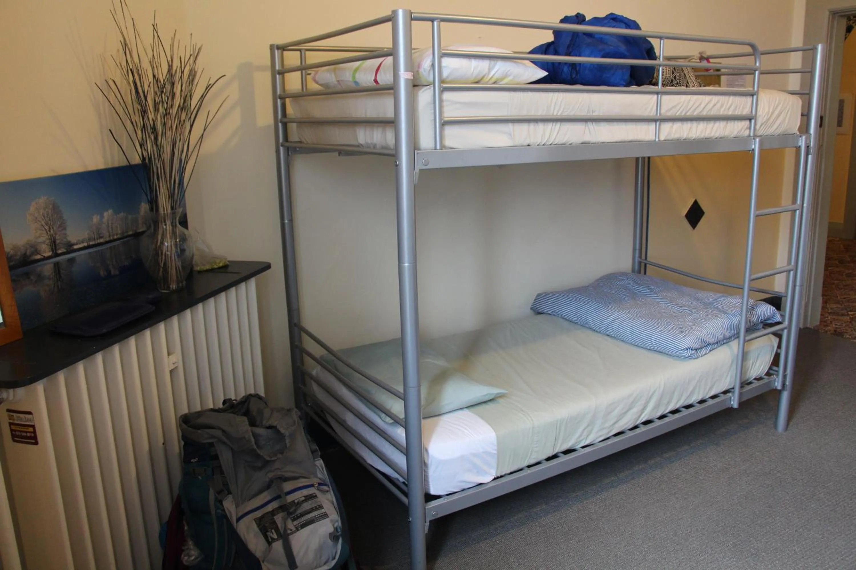 Bedroom, Bed in Chalet Backpackers