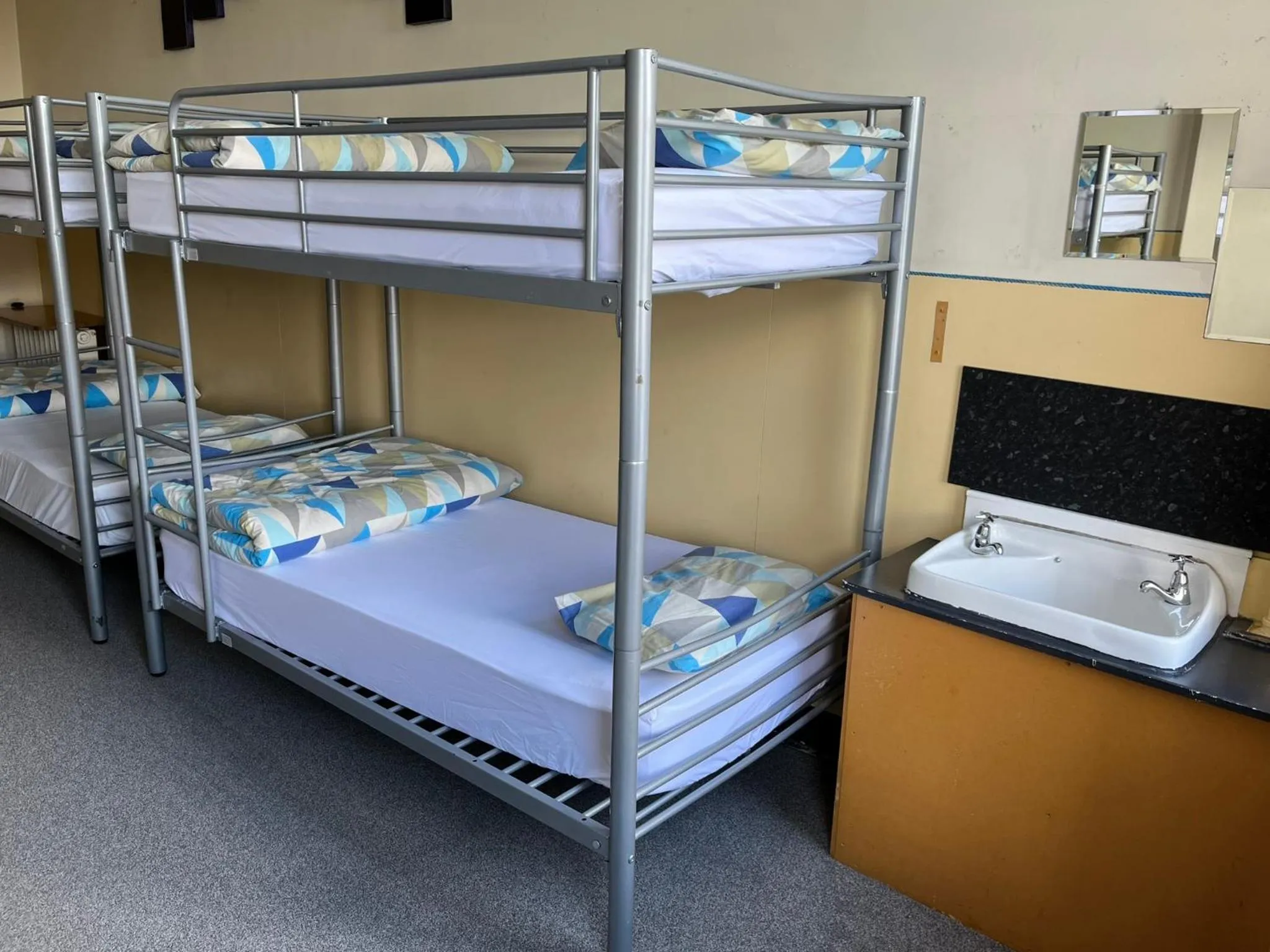 bunk bed, Bed in Chalet Backpackers