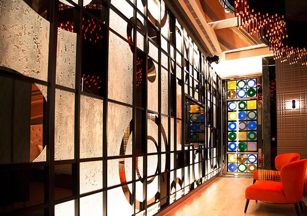 Royal Group Motel Feng Shan Branch