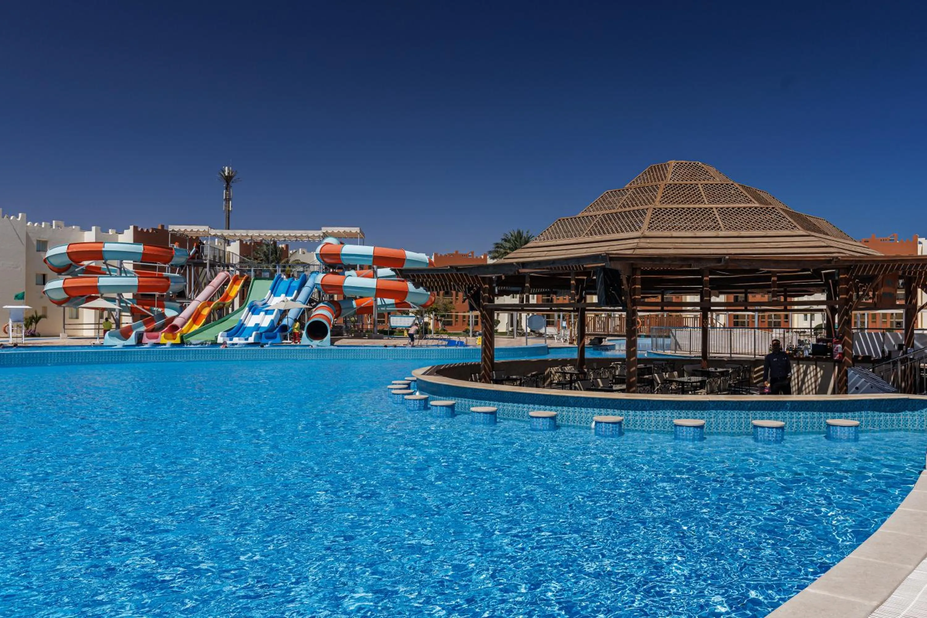 Lounge or bar in Sunrise Royal Makadi Resort