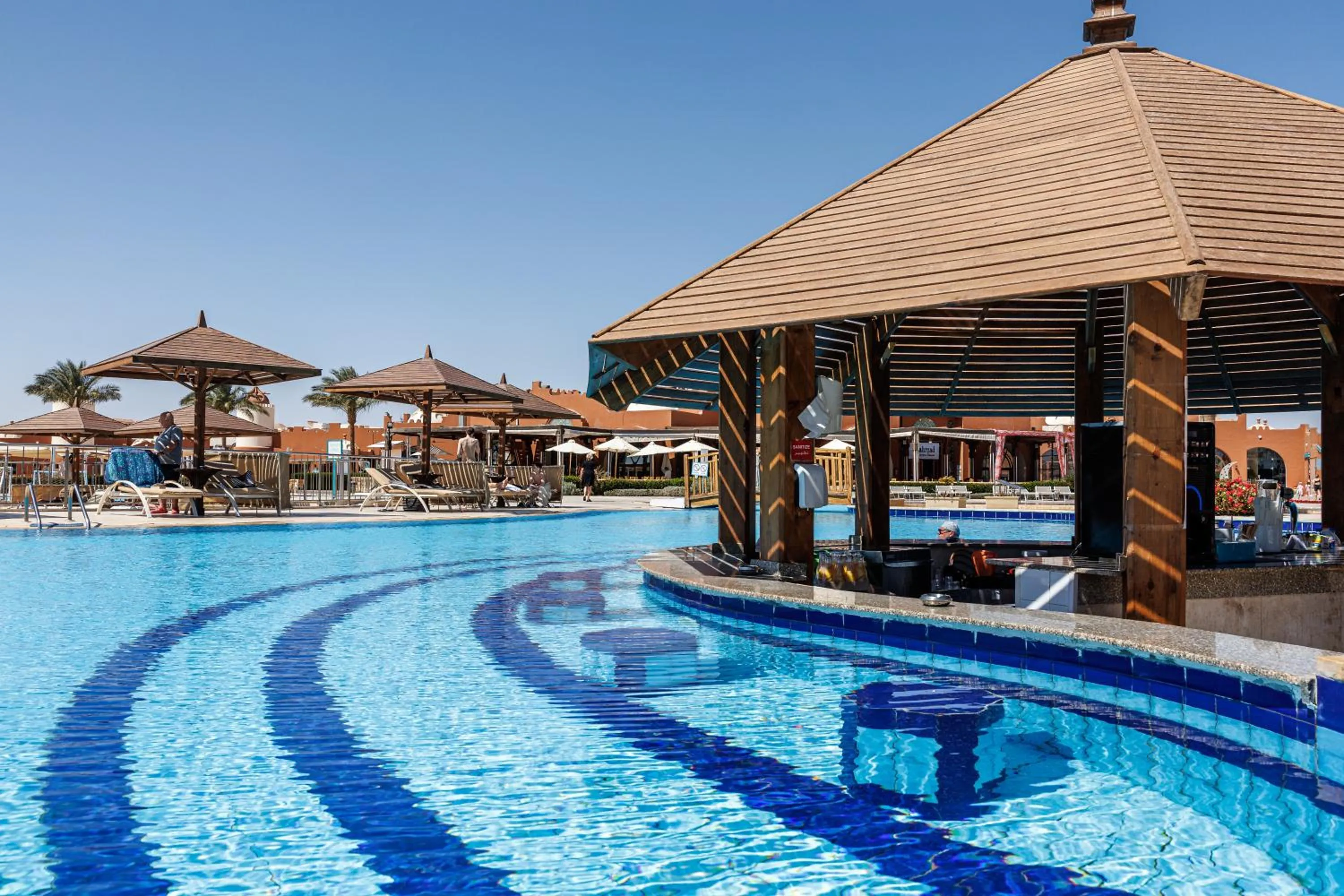 Lounge or bar in Sunrise Royal Makadi Resort