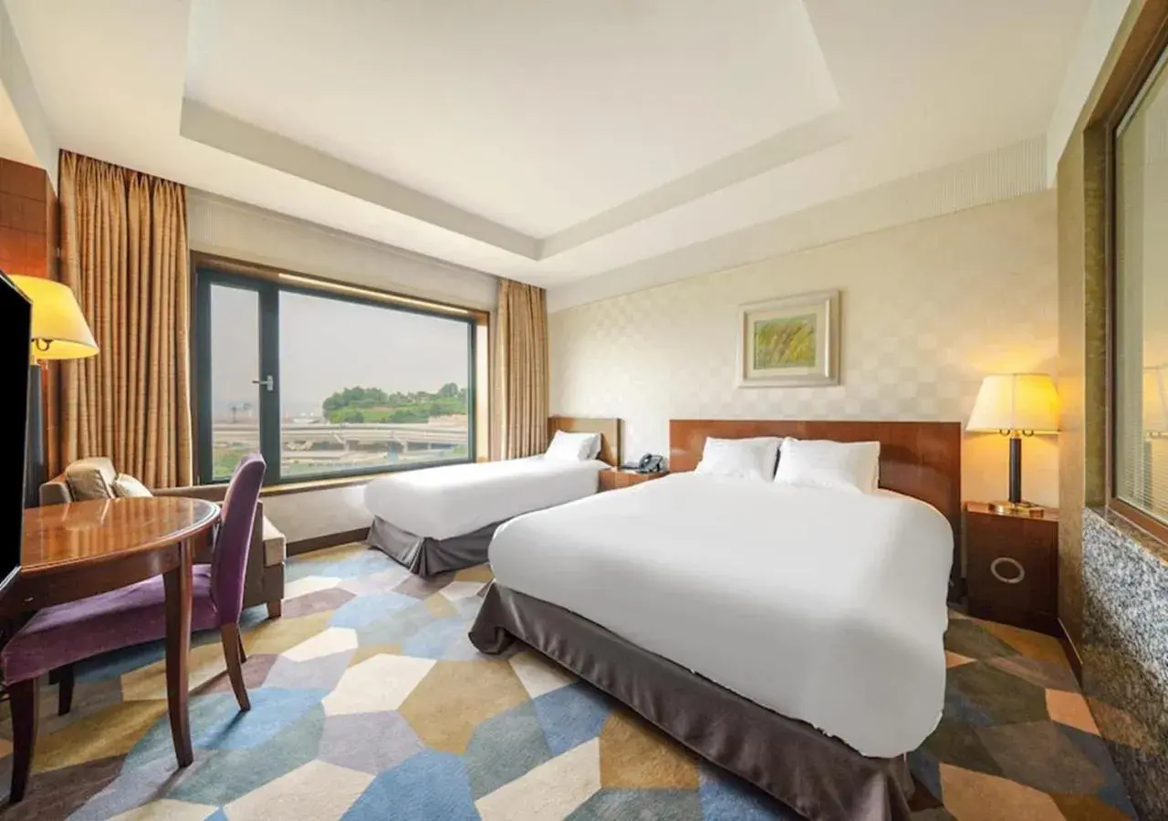 Deluxe Twin Room in Niagara Hotel Deluxe Twin Room in Niagara Hotel