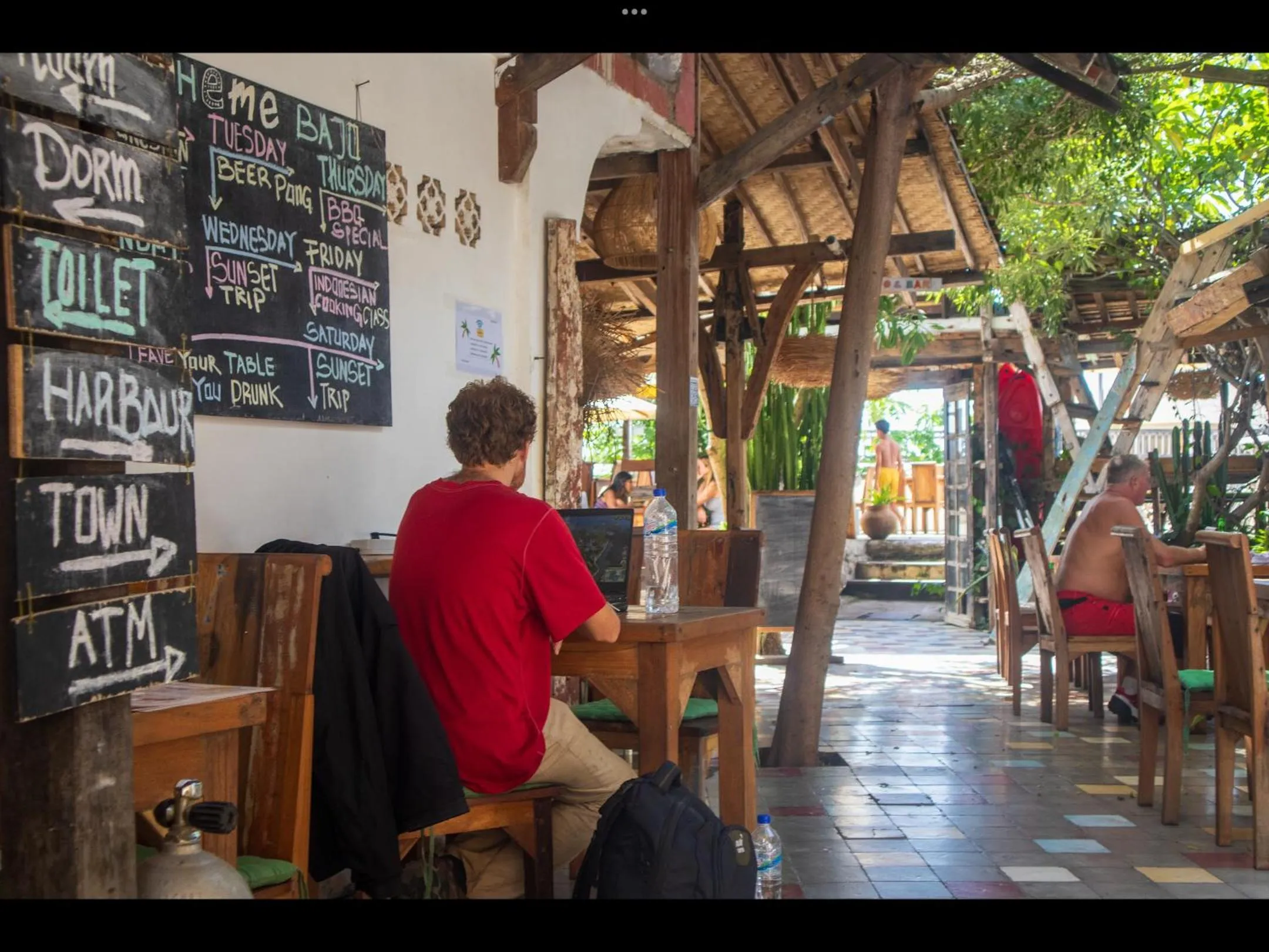 Restaurant/places to eat in La Boheme Bajo