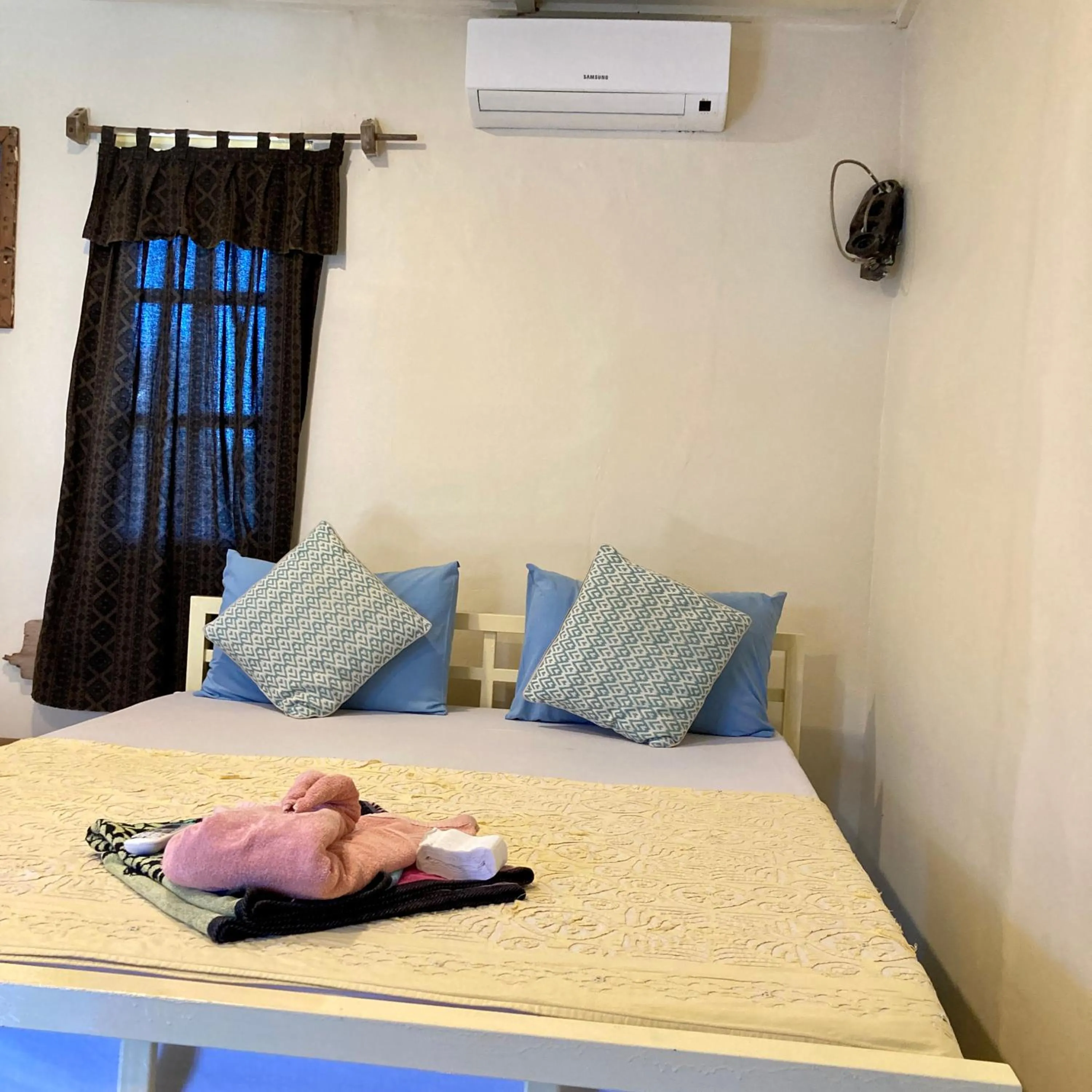 Bedroom, Bed in La Boheme Bajo