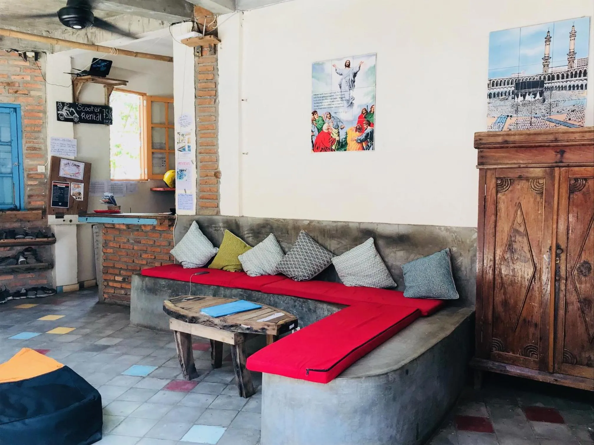 Lobby or reception in La Boheme Bajo