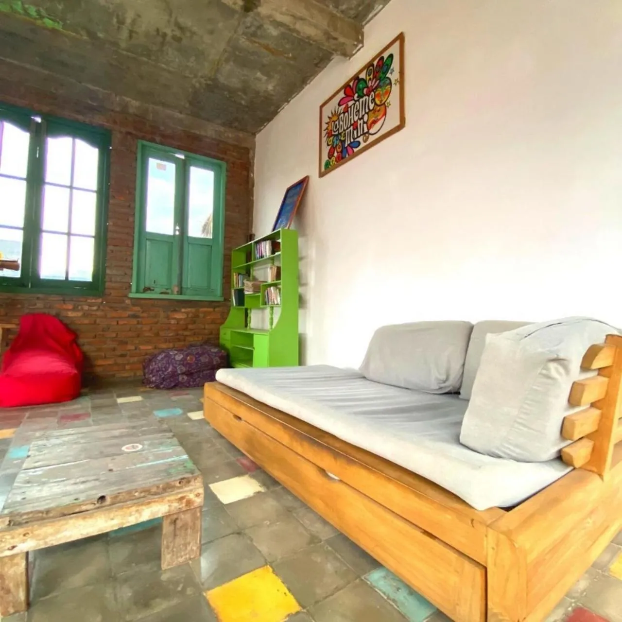 Library in La Boheme Bajo