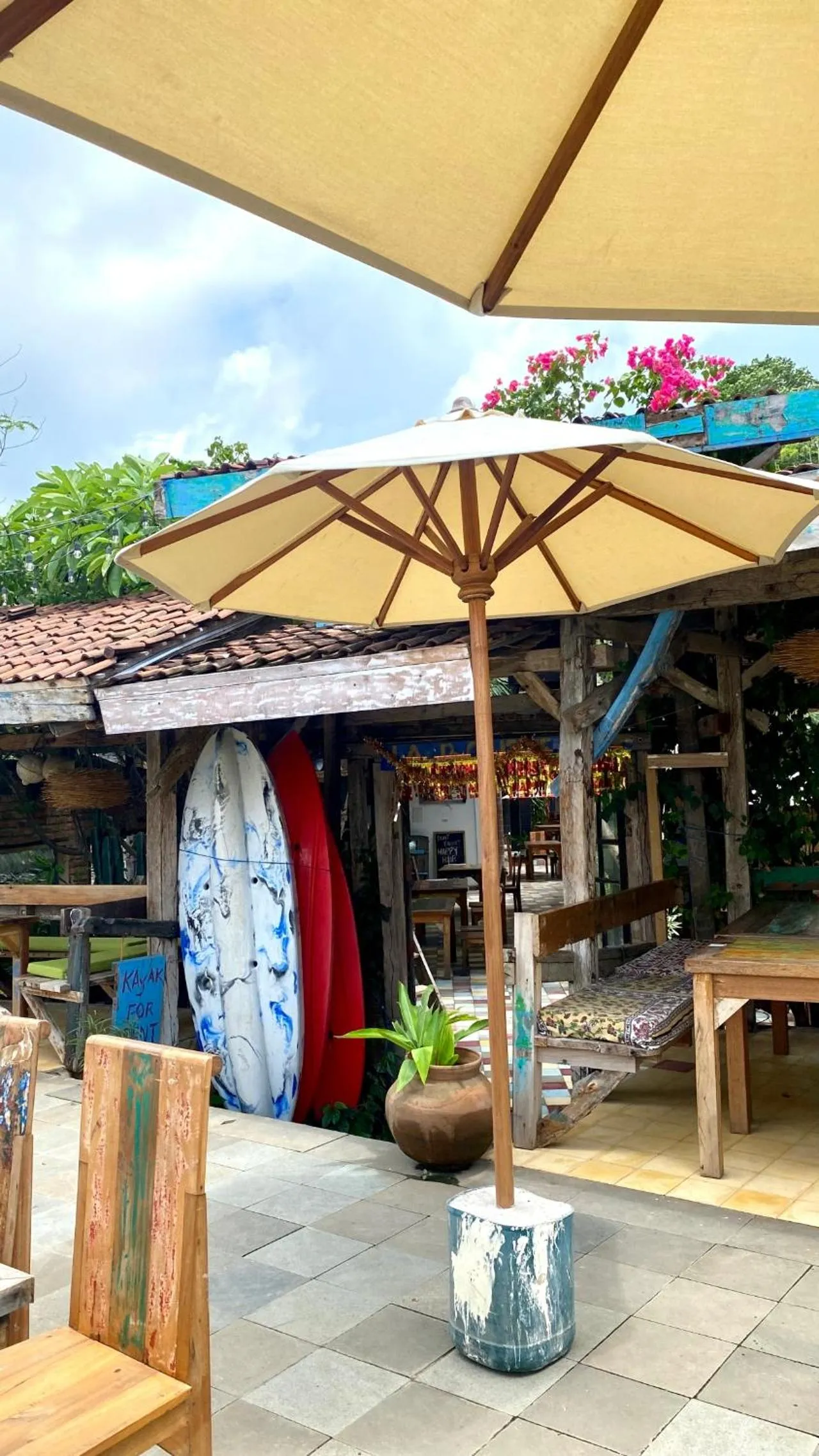 Restaurant/places to eat in La Boheme Bajo