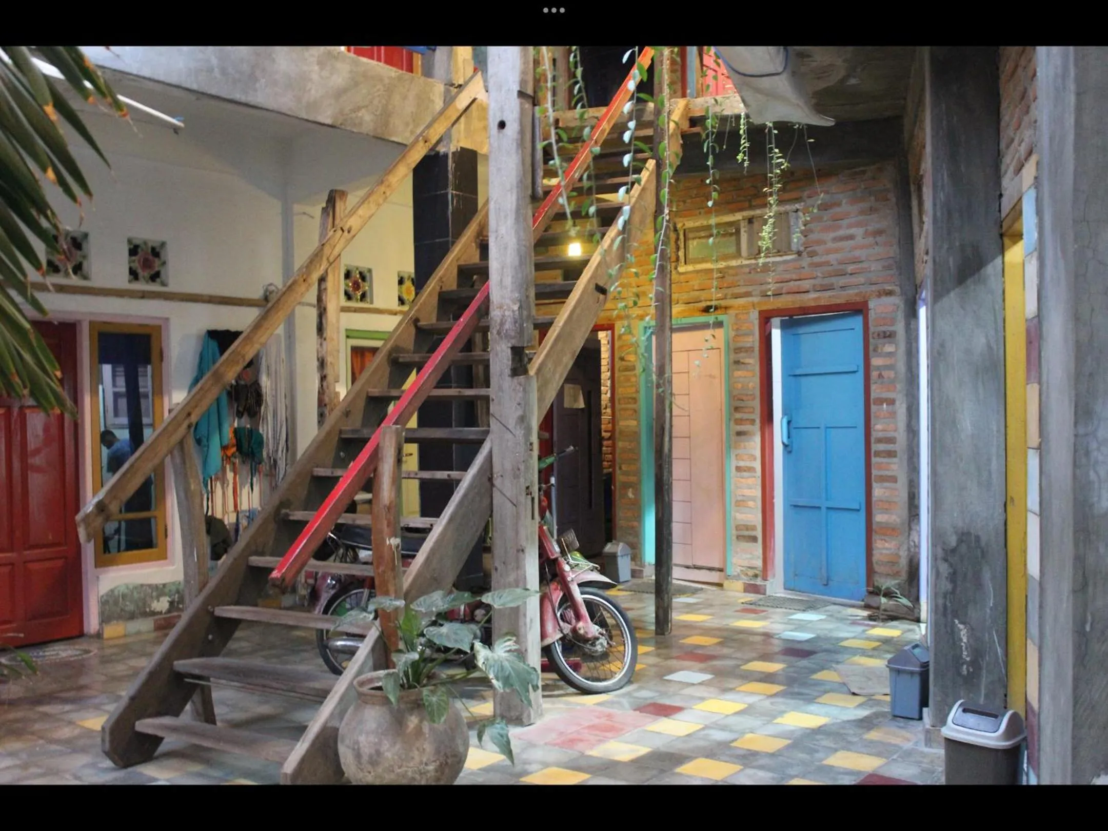 Property building in La Boheme Bajo