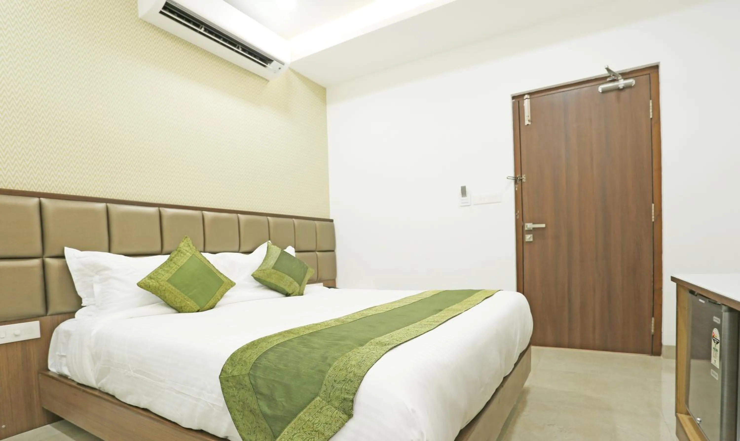 Bed in Treebo Pechis Castle