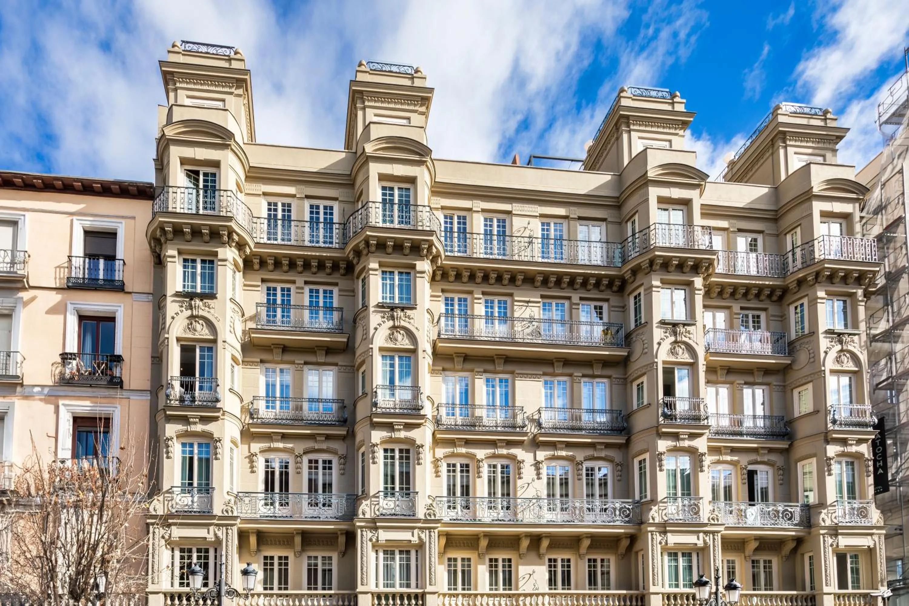 Facade/entrance in Catalonia Atocha