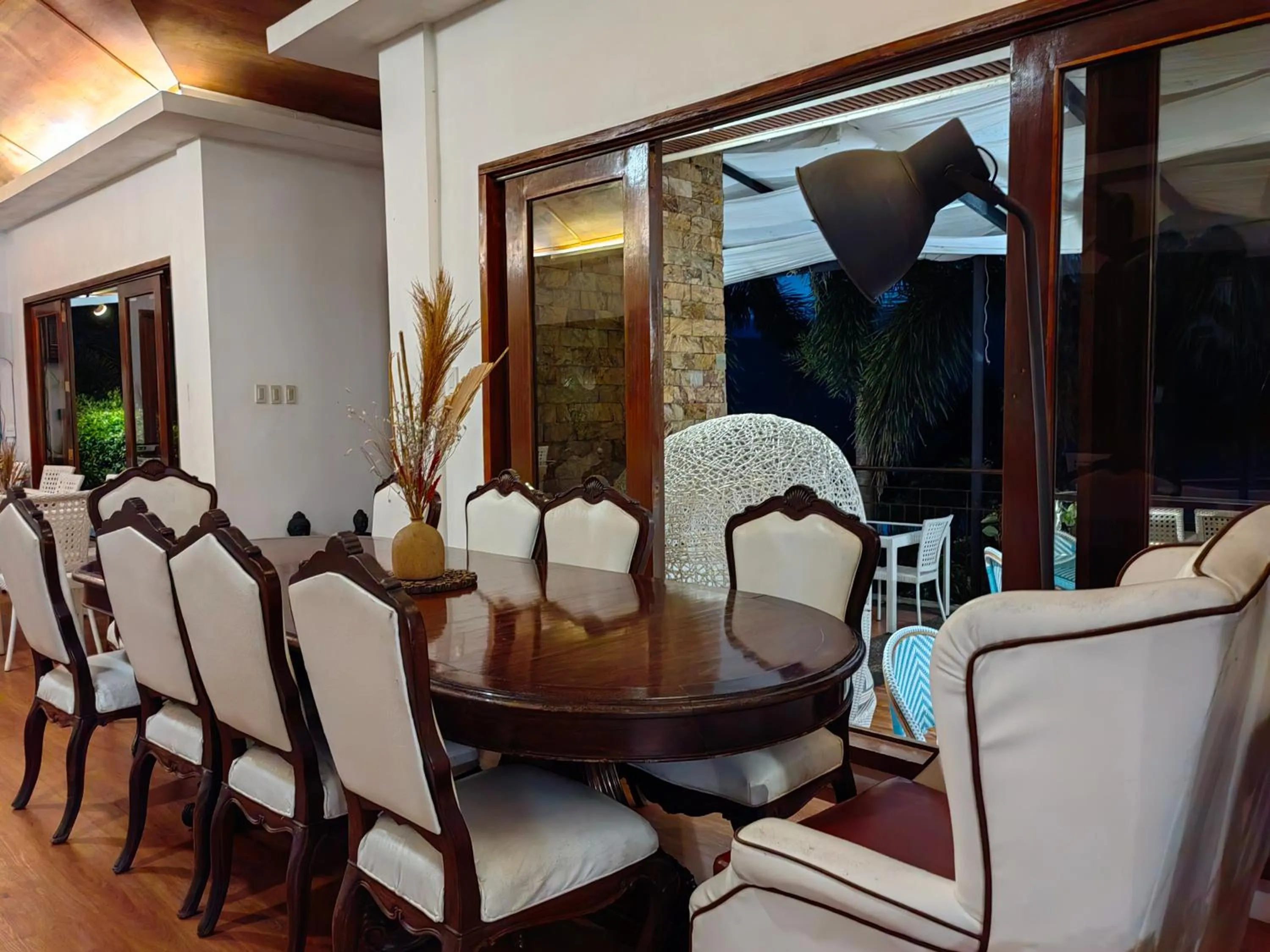 Restaurant/places to eat in Villas by Eco Hotels