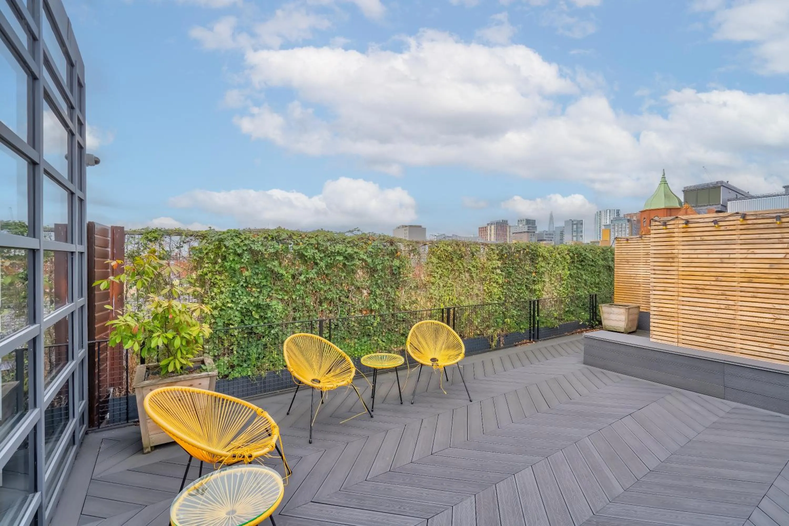 Balcony/Terrace in New Road Hotel