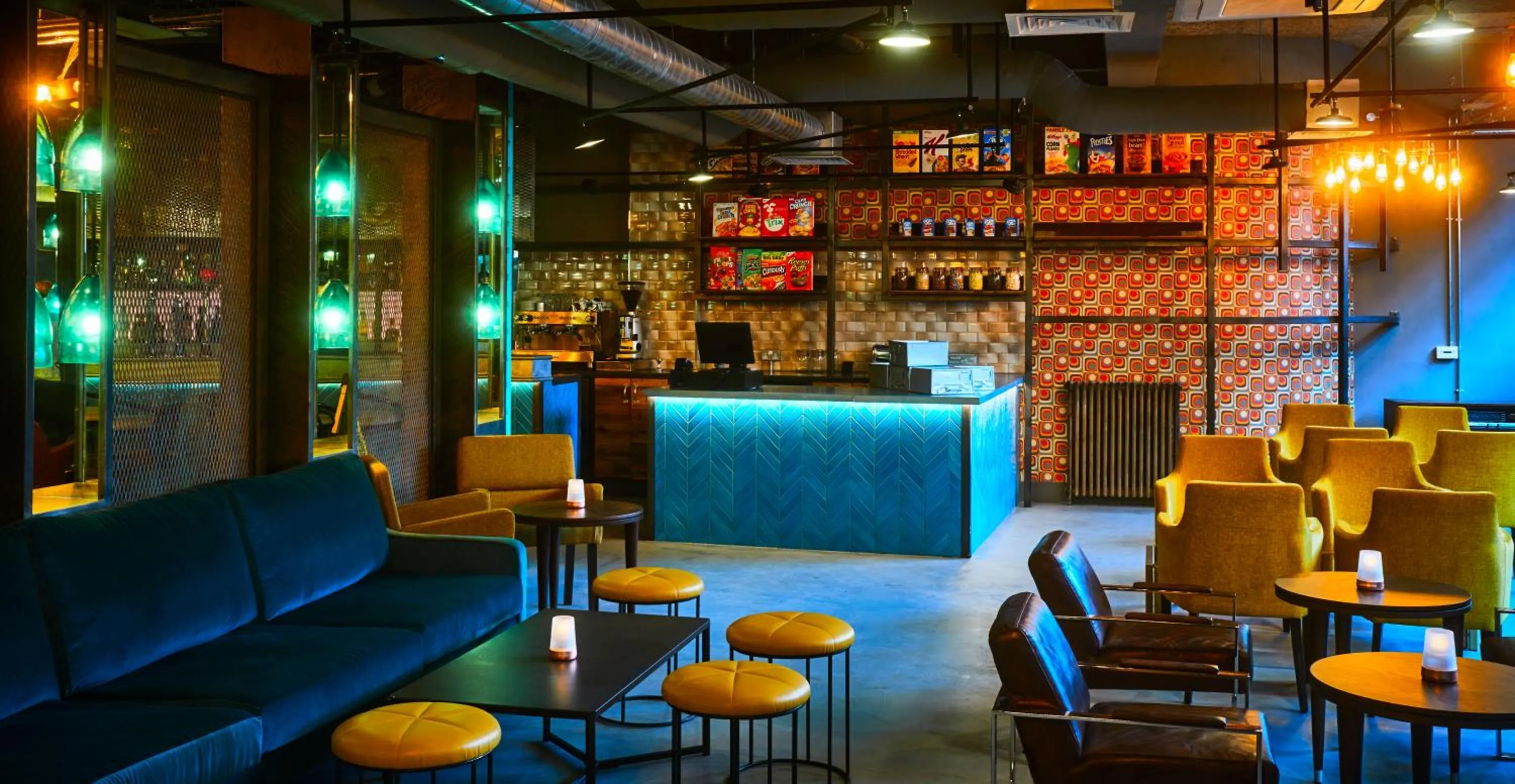 Alcoholic drinks in New Road Hotel