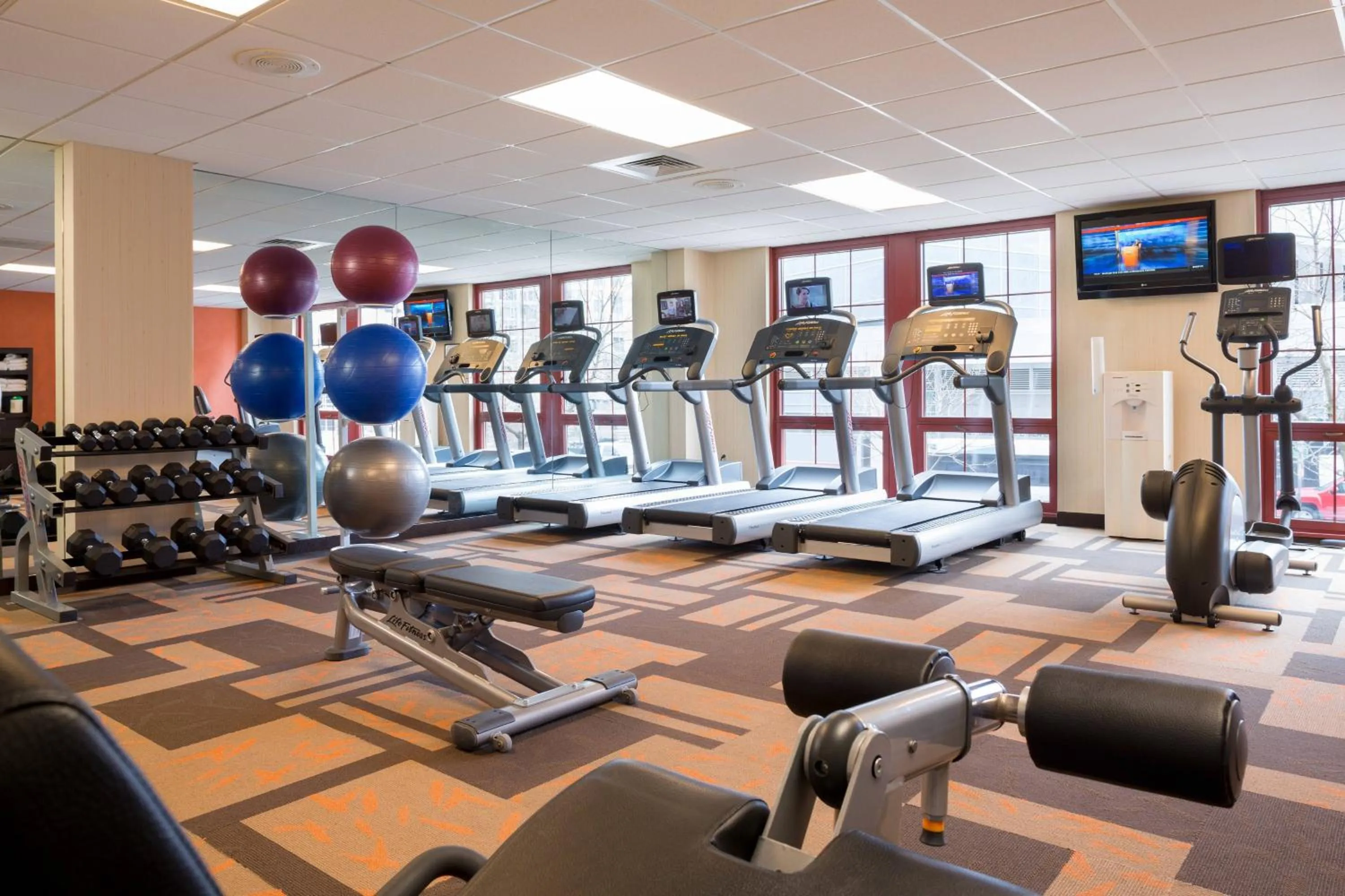 Fitness centre/facilities in Courtyard Providence Downtown