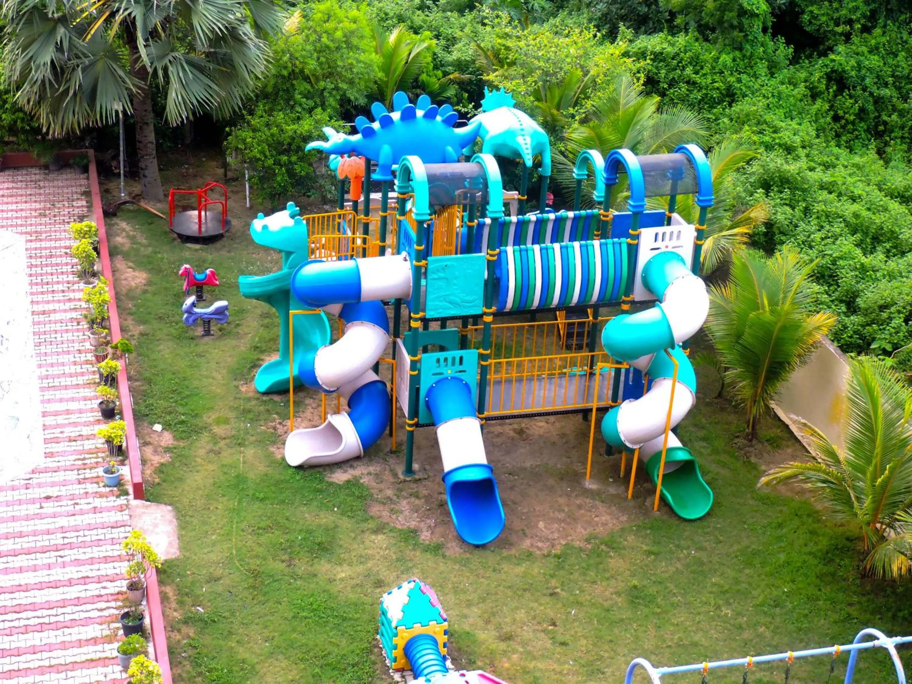 children in Le Roi Digha