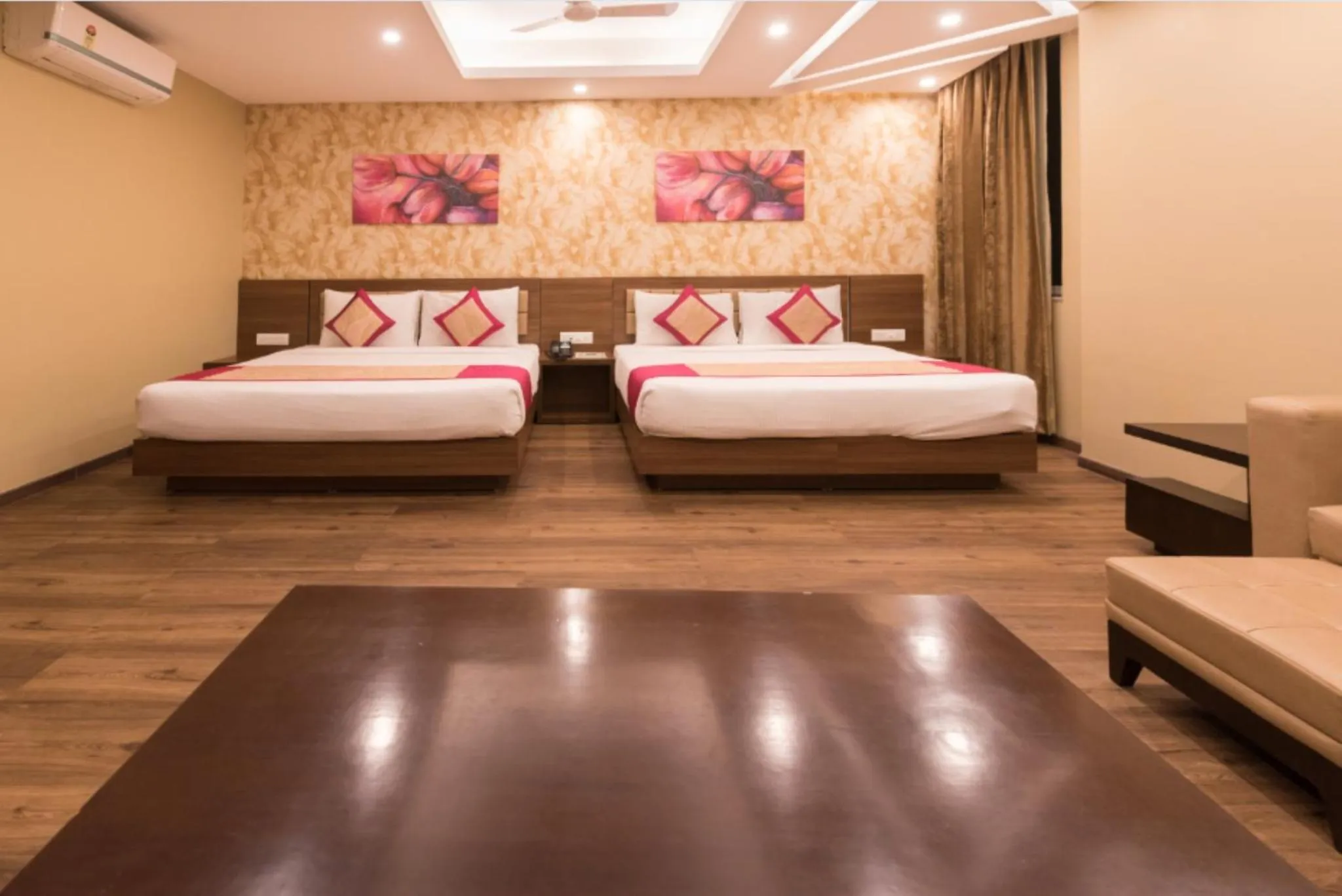 Bedroom, Bed in Le Roi Digha