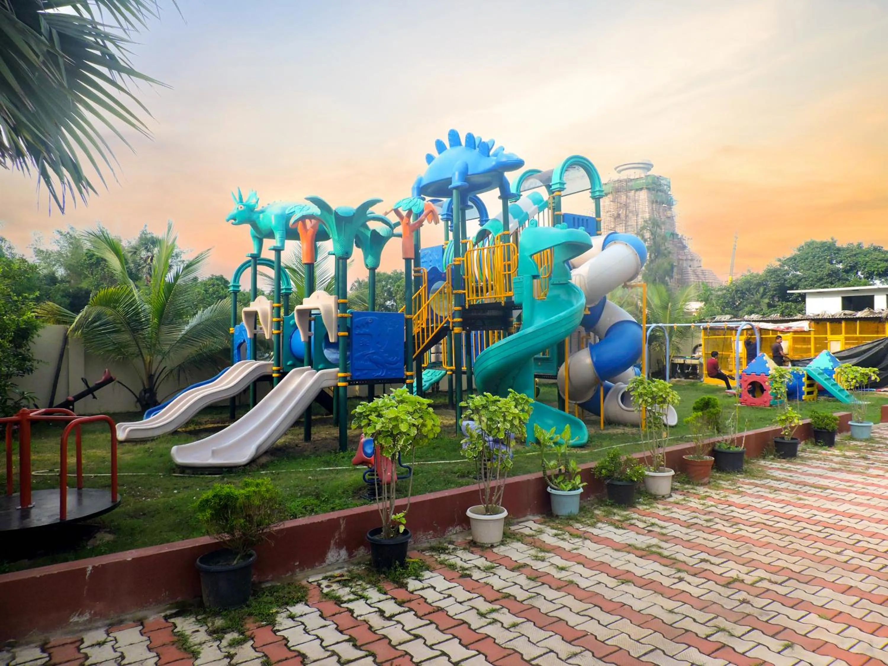children in Le Roi Digha