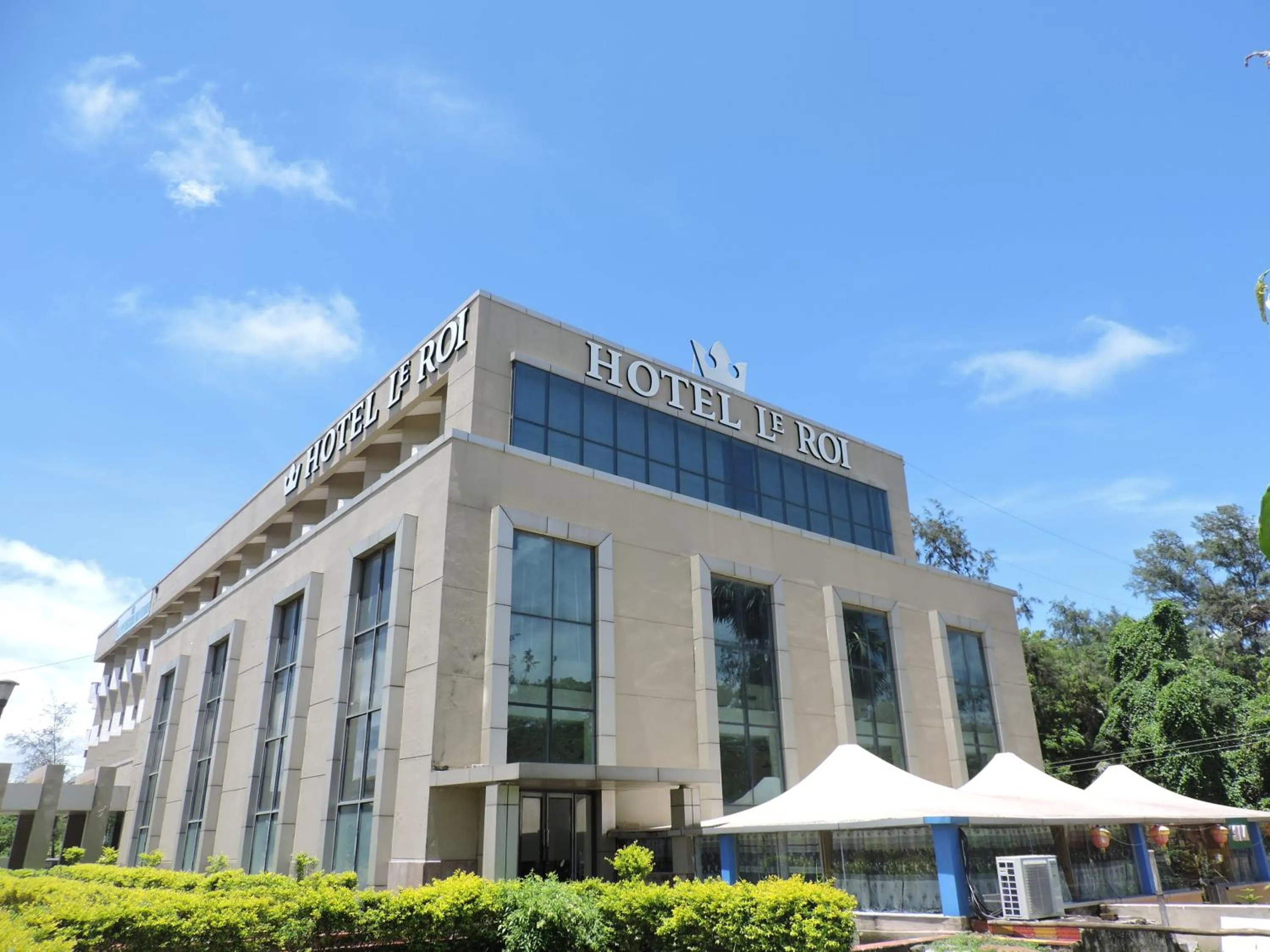Facade/entrance in Le Roi Digha