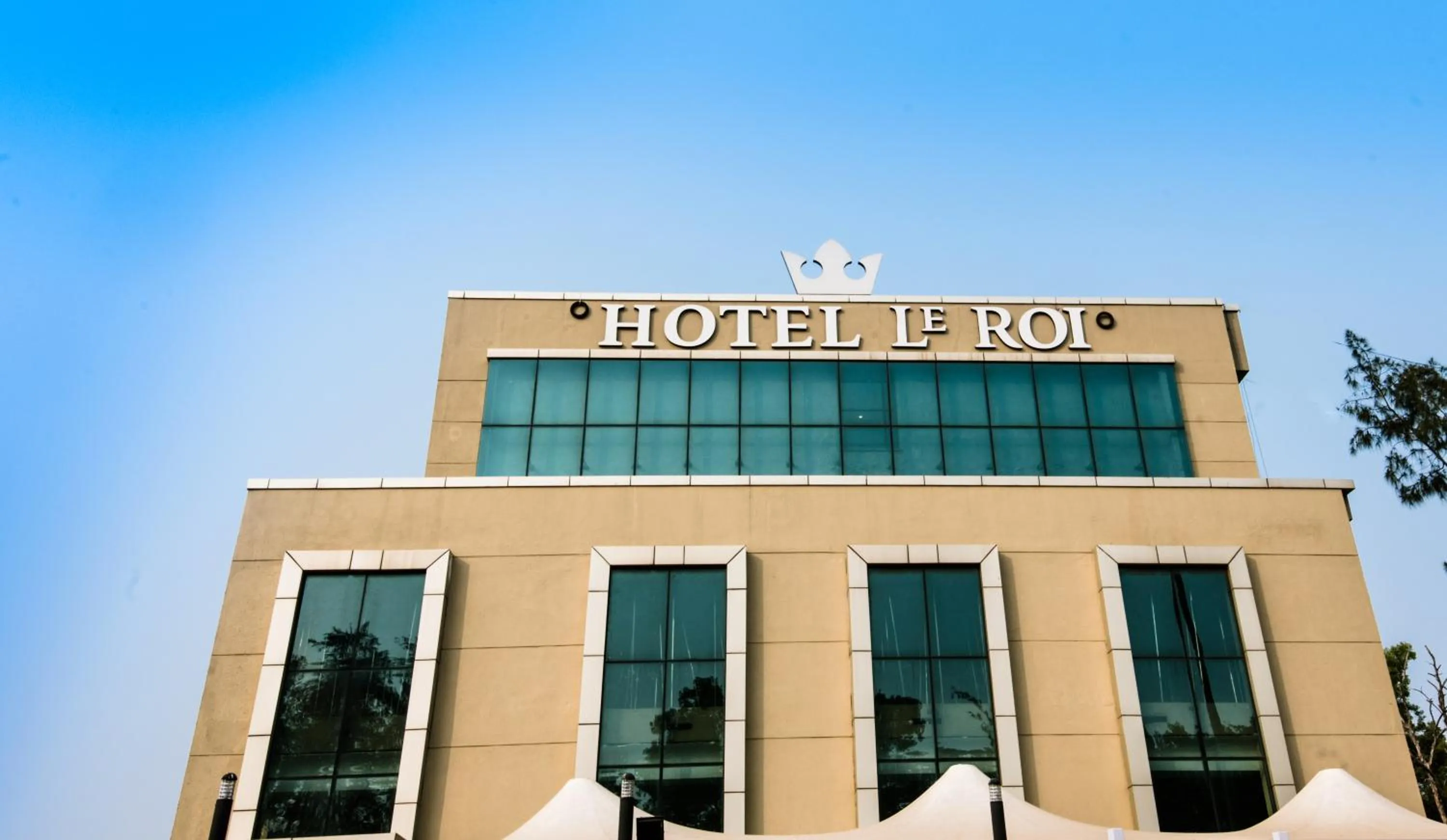 Property building in Le Roi Digha