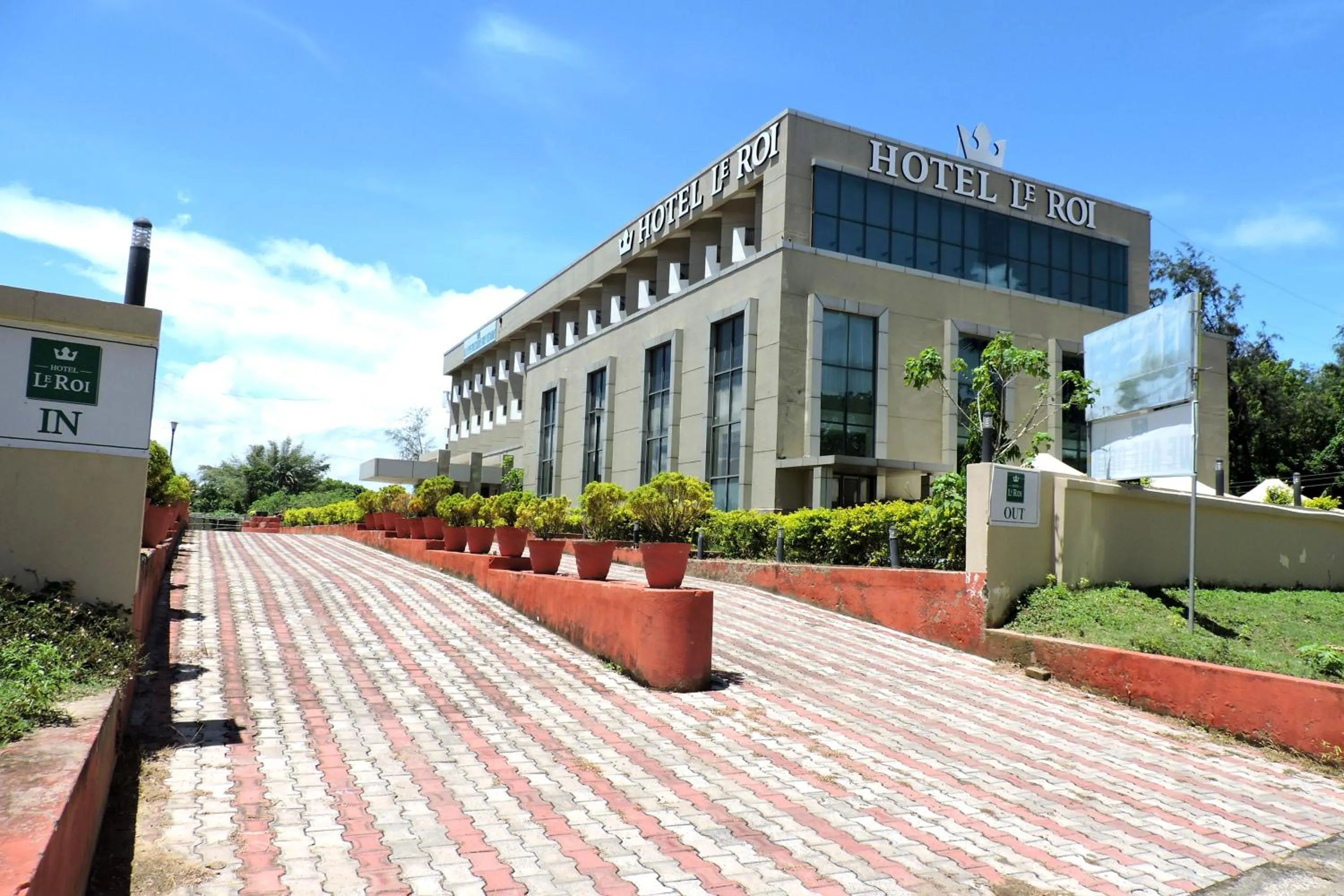 Facade/entrance in Le Roi Digha