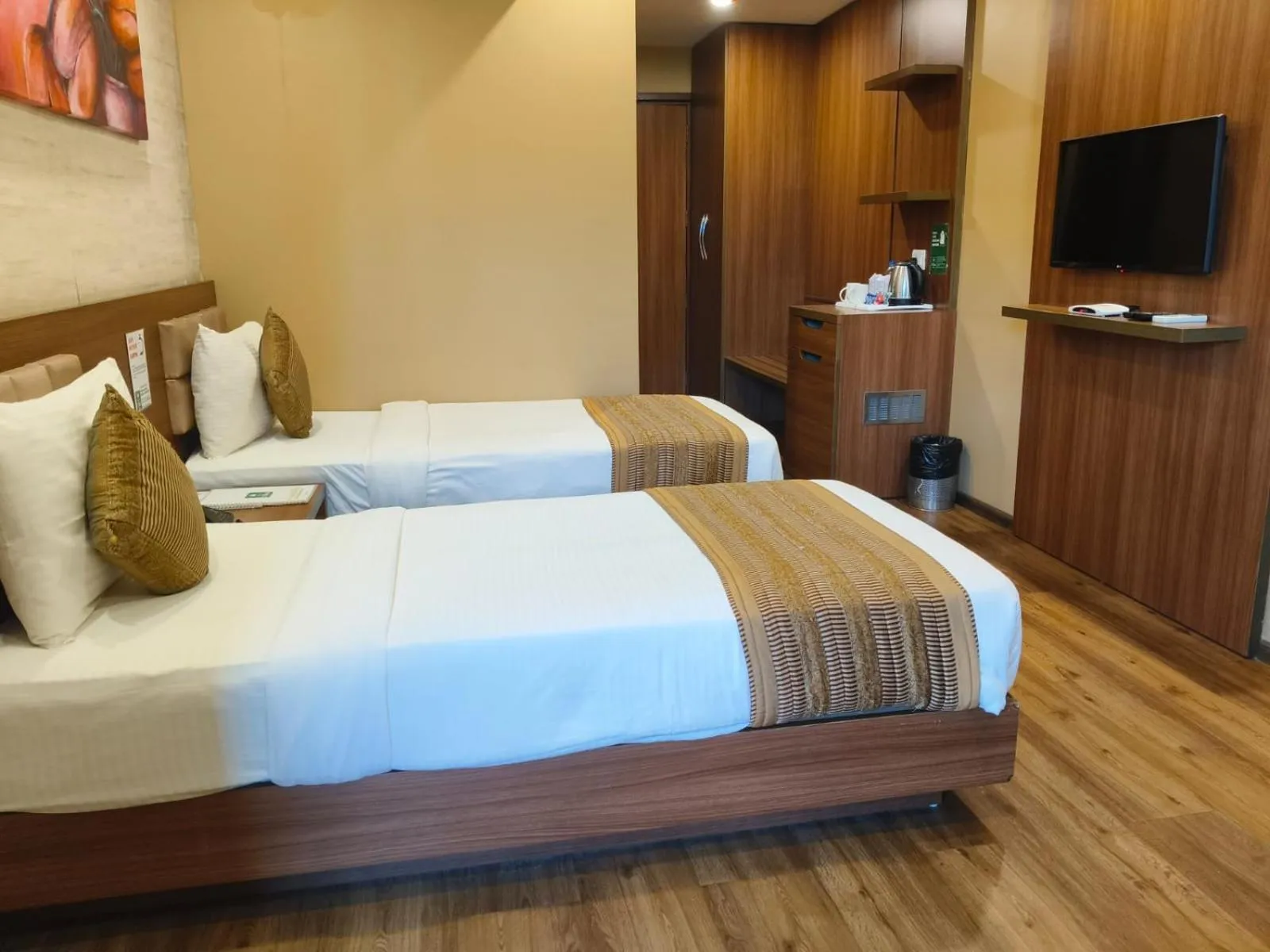 Bedroom, Bed in Le Roi Digha