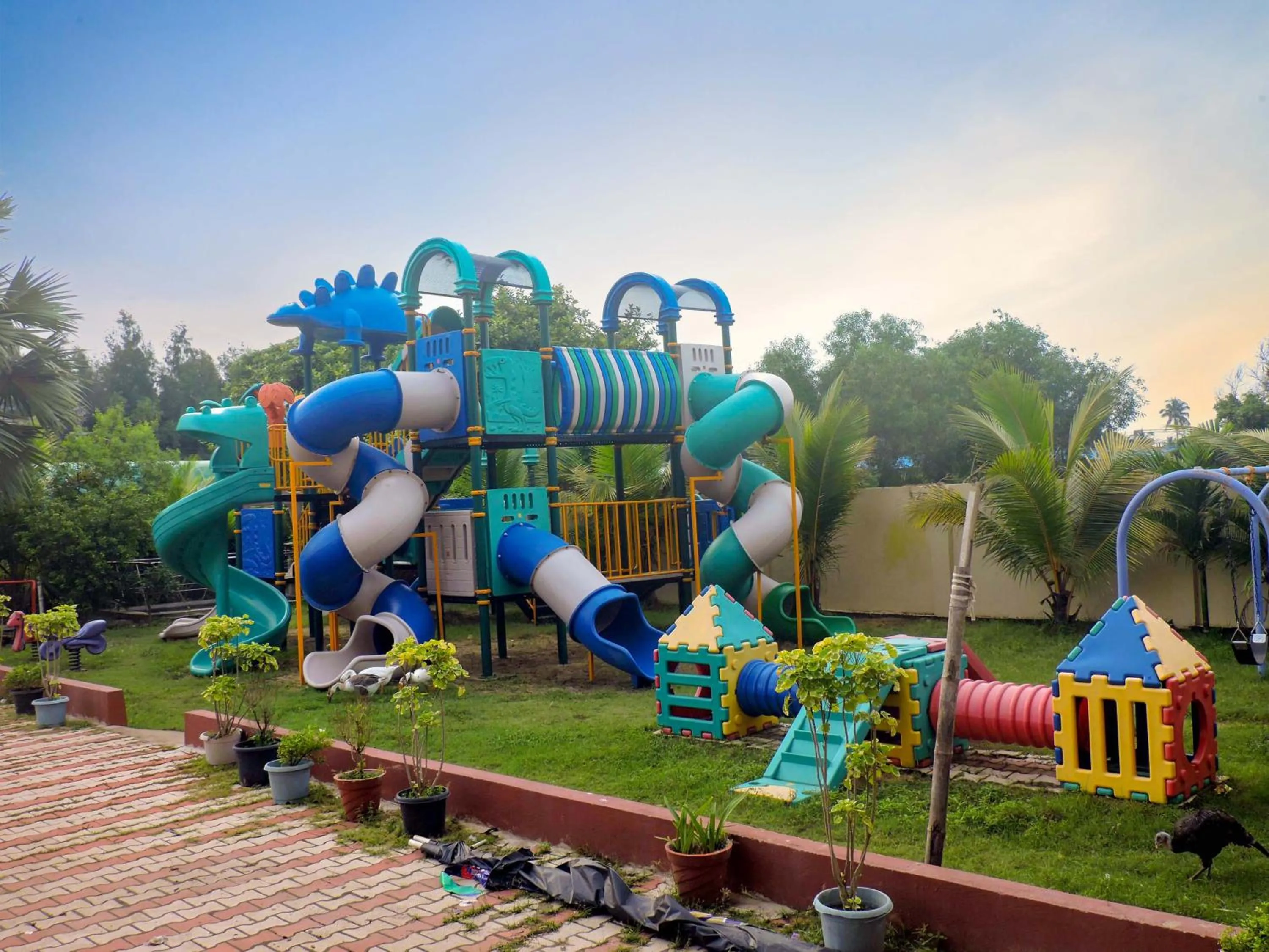 children in Le Roi Digha