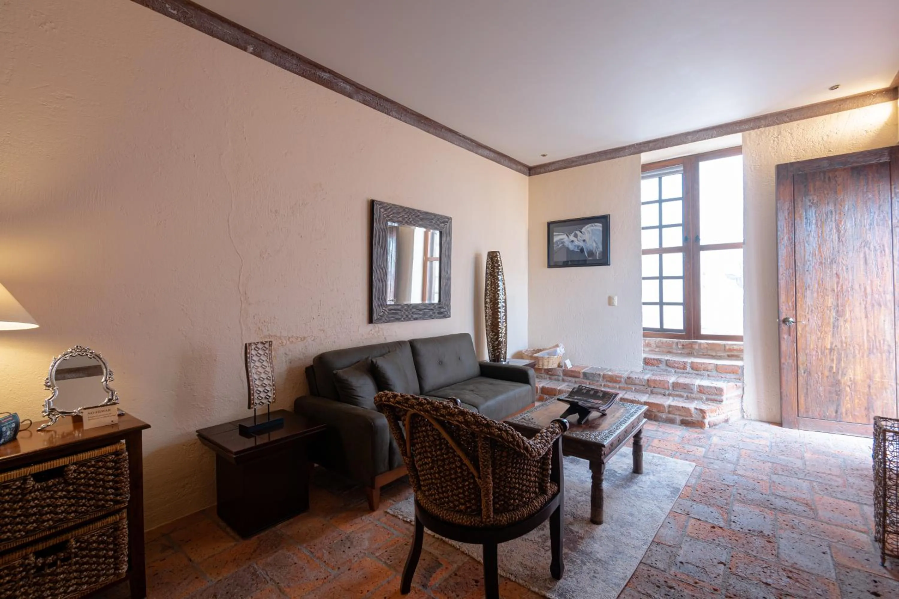 Living room in Hacienda Sepulveda Hotel & Spa