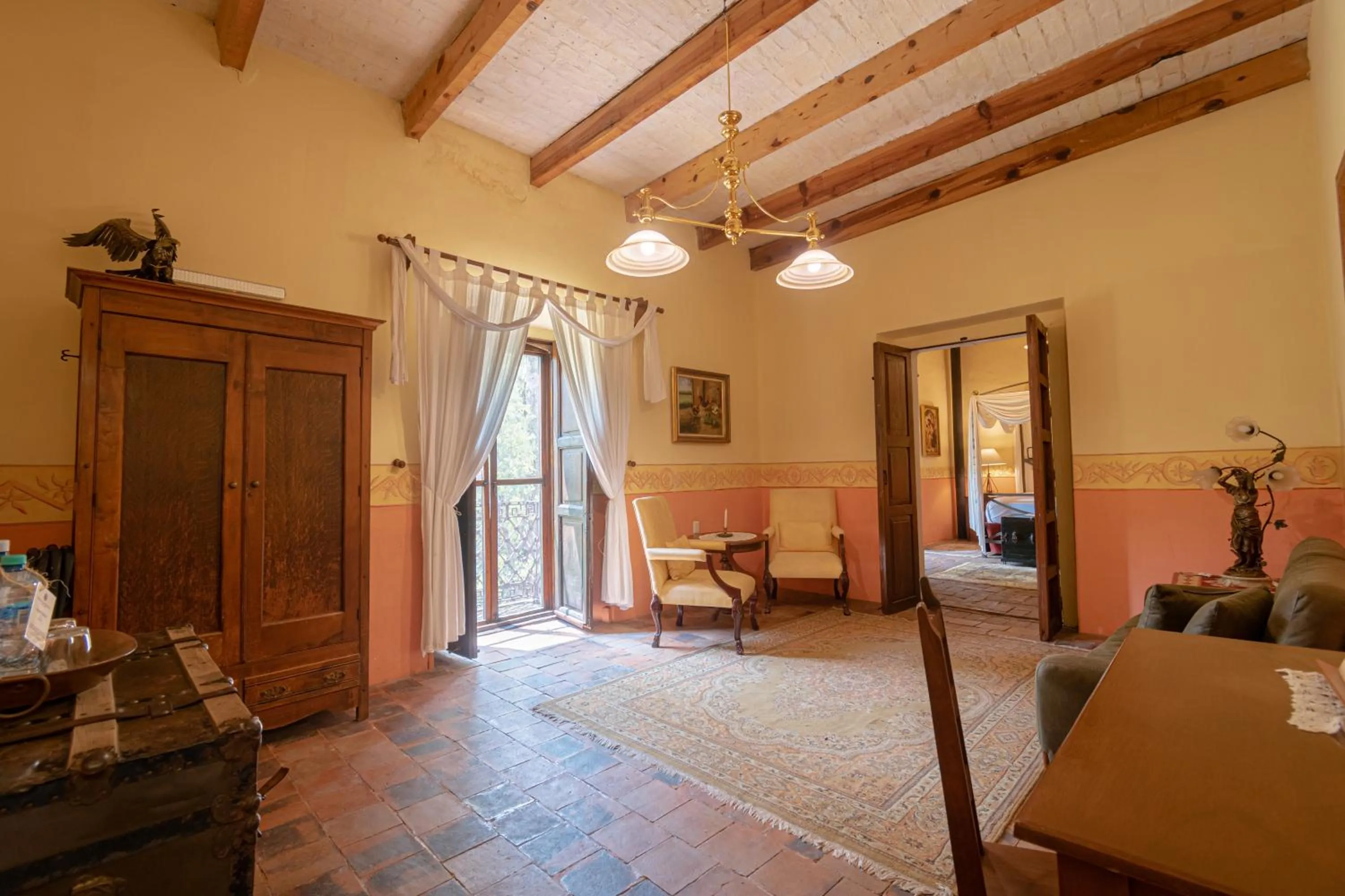 Living room in Hacienda Sepulveda Hotel & Spa